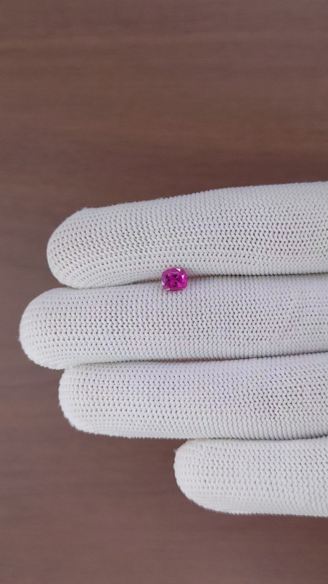 0.88 Ct. Pinkish Purple Sapphire from Ceylon (Sri Lanka) Size Video