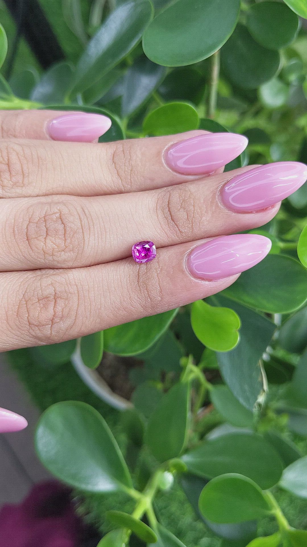 0.88 Ct. Pinkish Purple Sapphire from Ceylon (Sri Lanka) Size Video