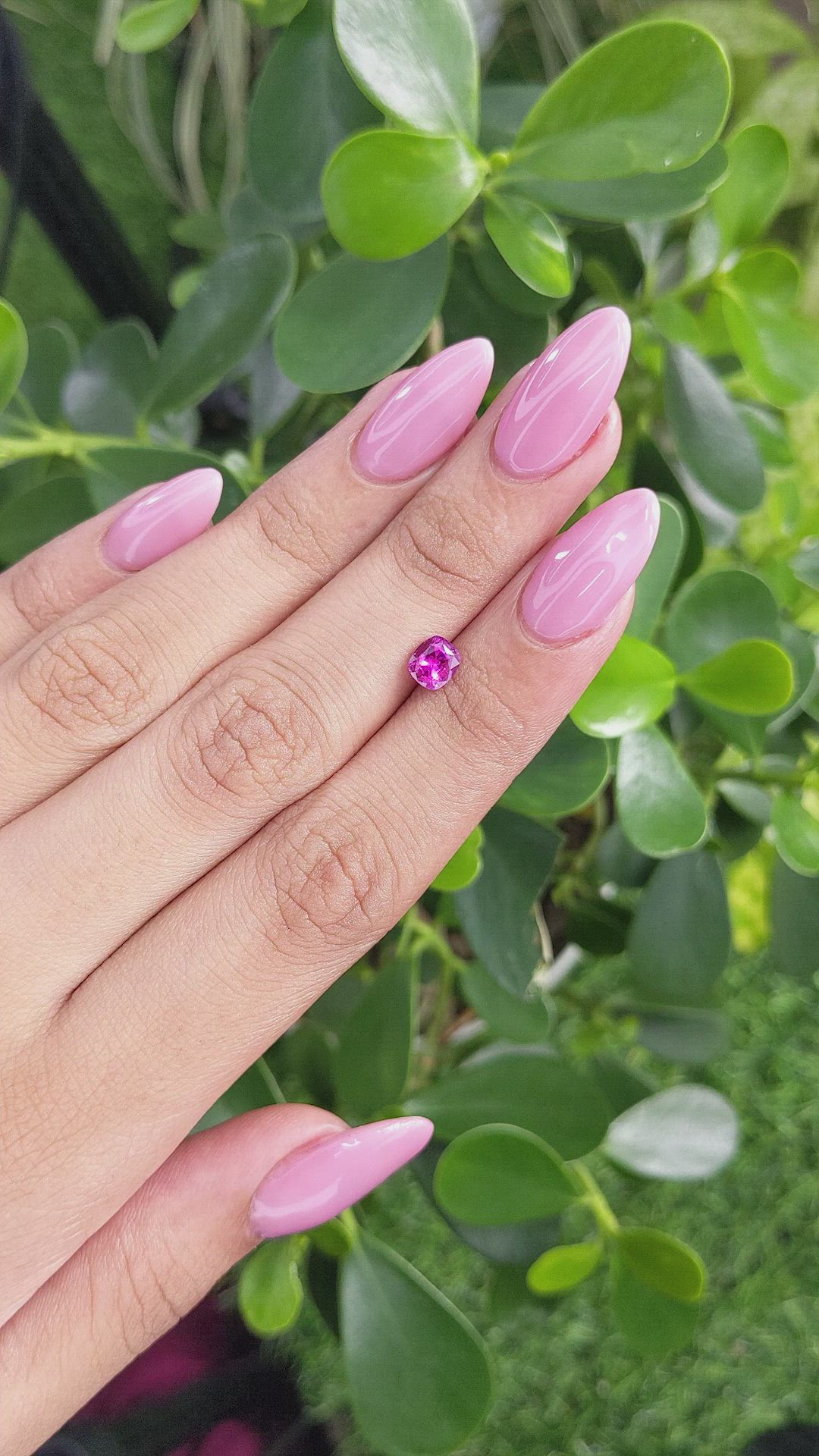 0.88 Ct. Pinkish Purple Sapphire from Ceylon (Sri Lanka) Size Video