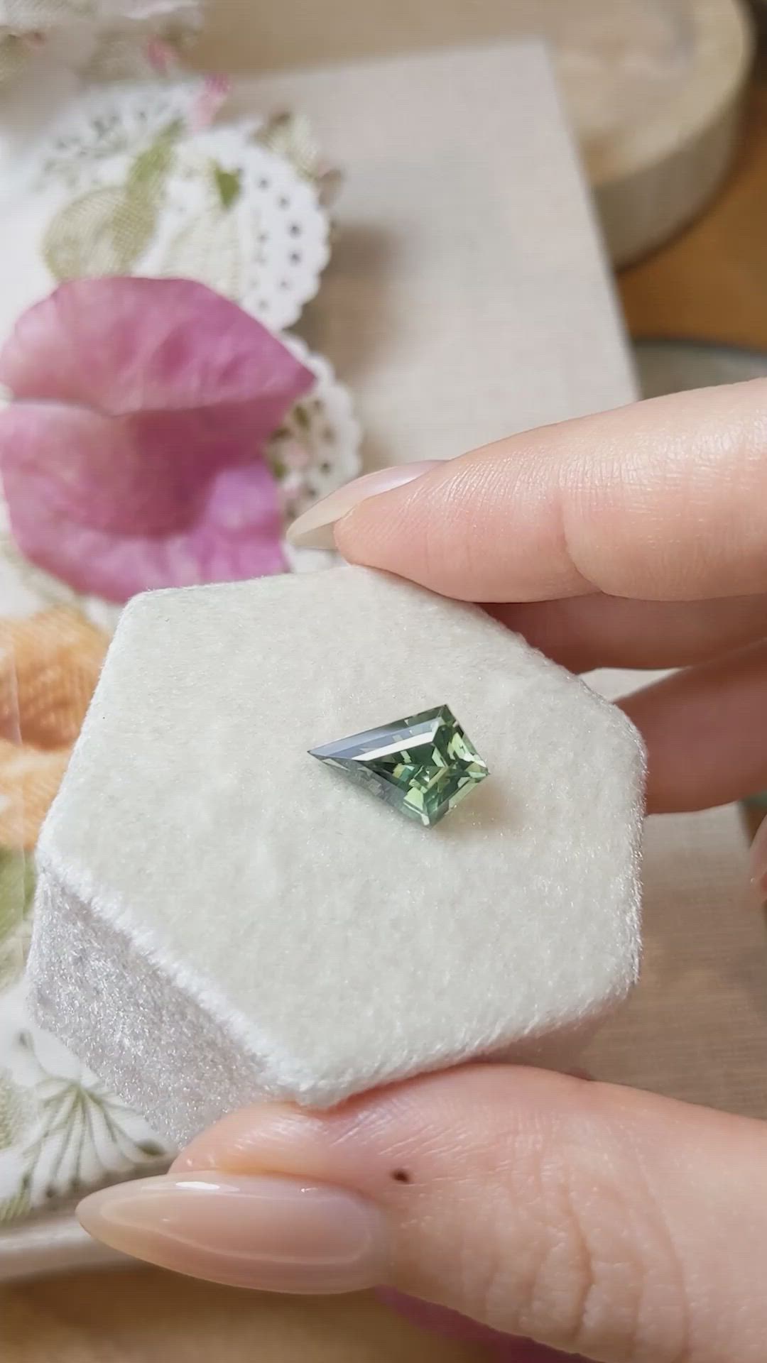 4.09 Ct. Green Sapphire from Ceylon (Sri Lanka) Size Video
