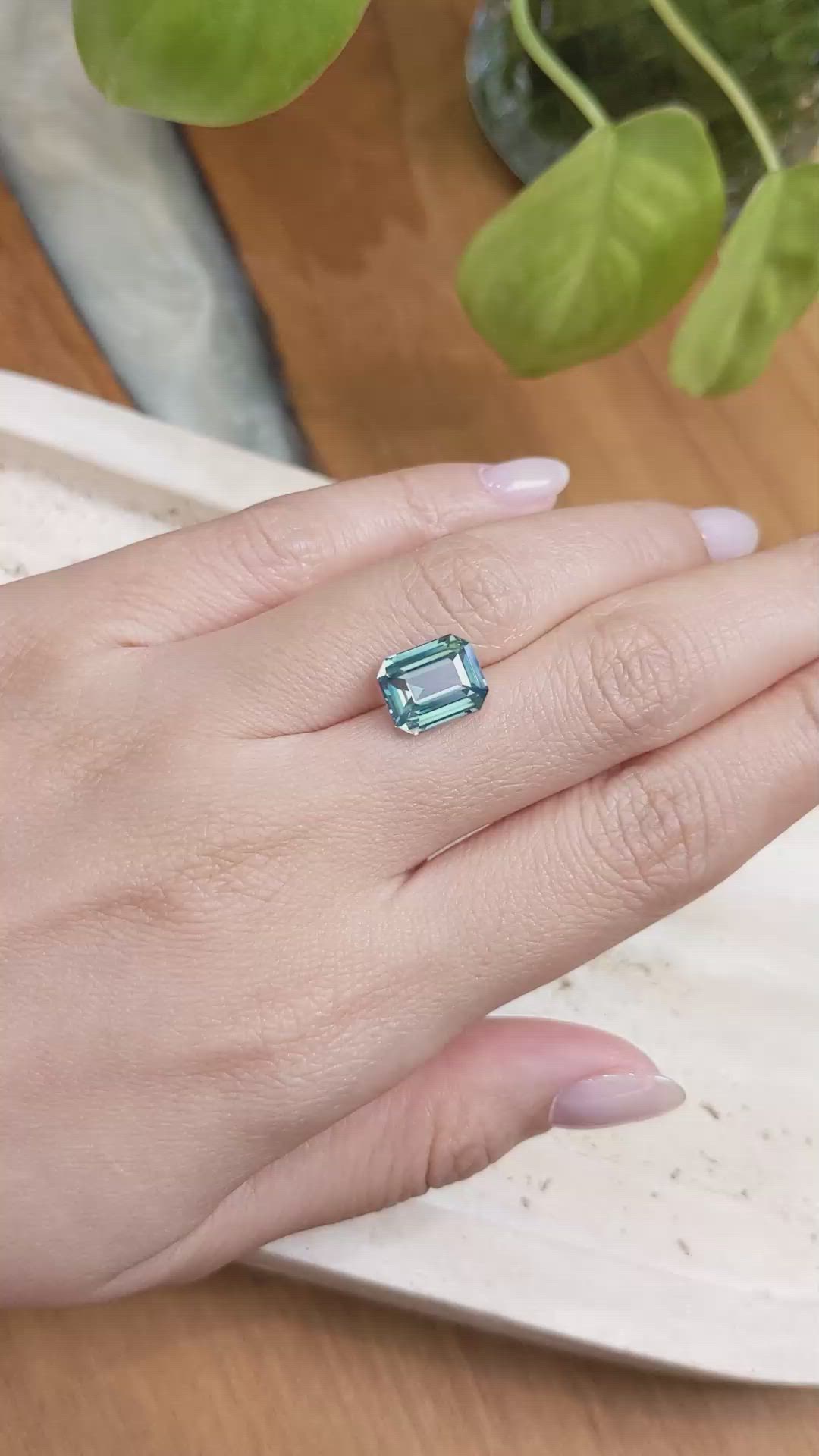 5.60 Ct. Greenish Blue Sapphire from Ceylon (Sri Lanka) Size Video