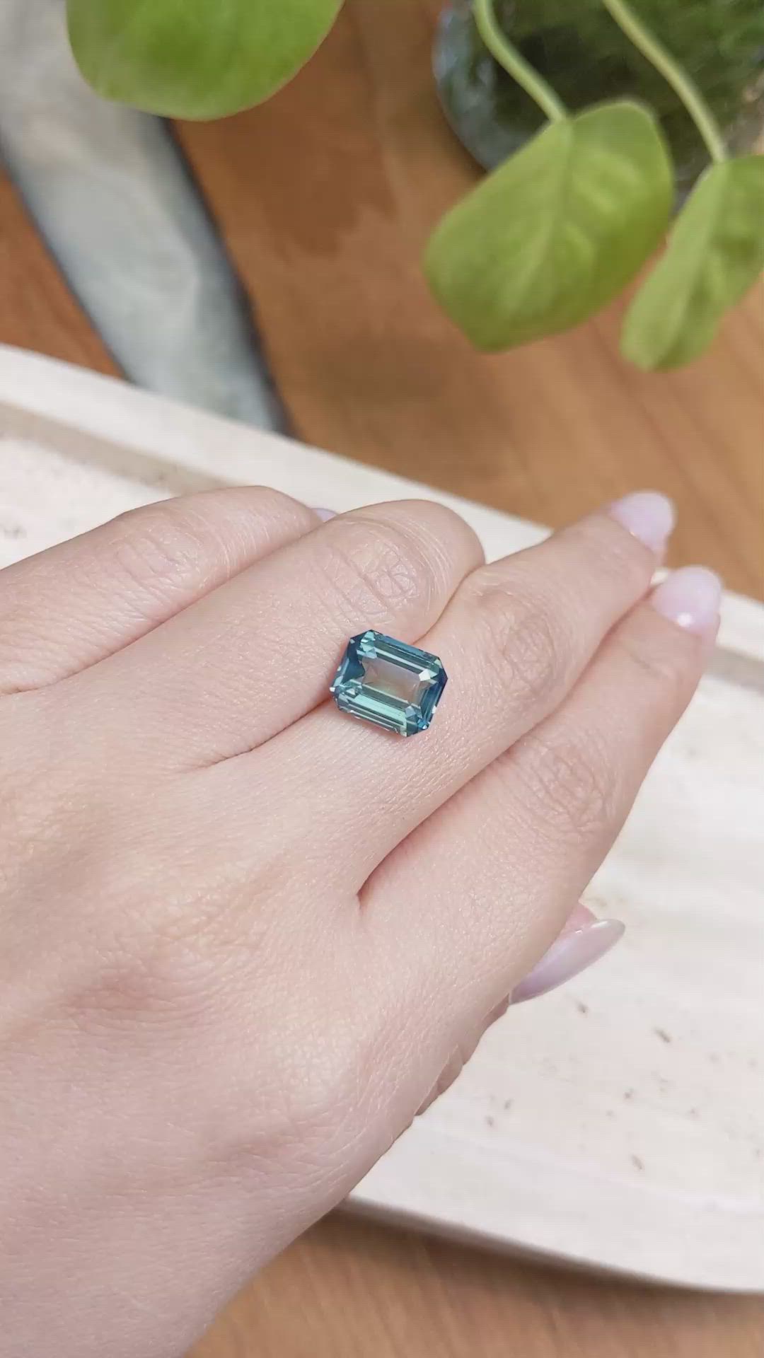 5.60 Ct. Greenish Blue Sapphire from Ceylon (Sri Lanka) Size Video