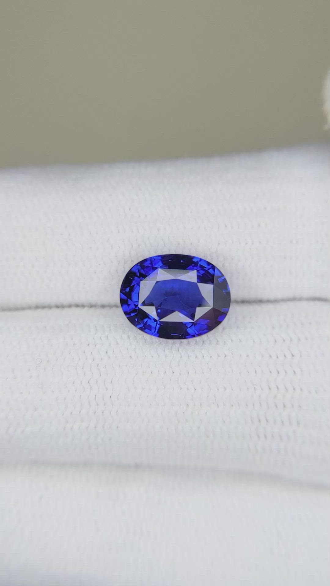 3.52 Ct. Blue Sapphire from Ceylon (Sri Lanka) Size Video