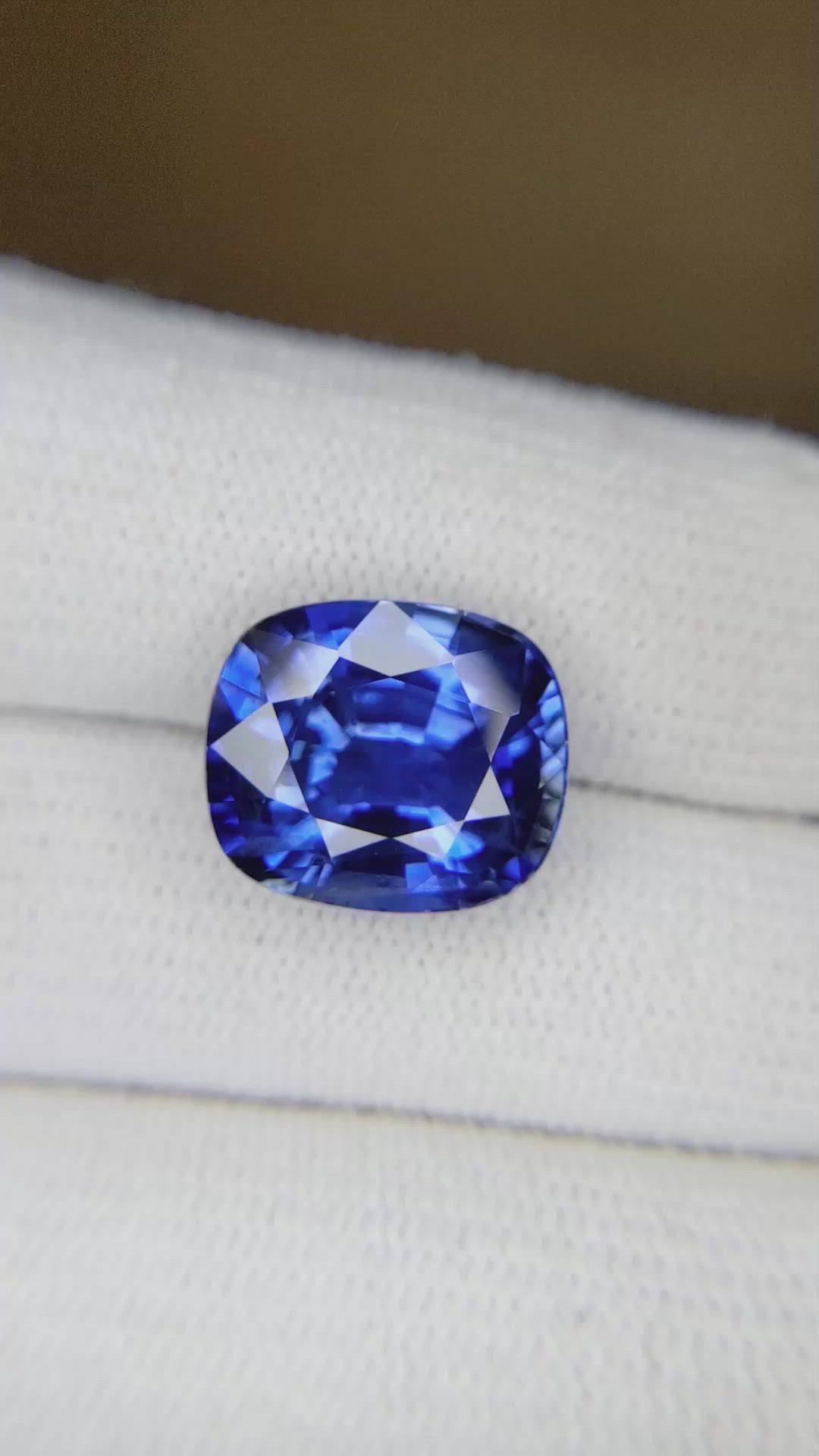 11.28 Ct. Blue Sapphire from Ceylon (Sri Lanka) Size Video