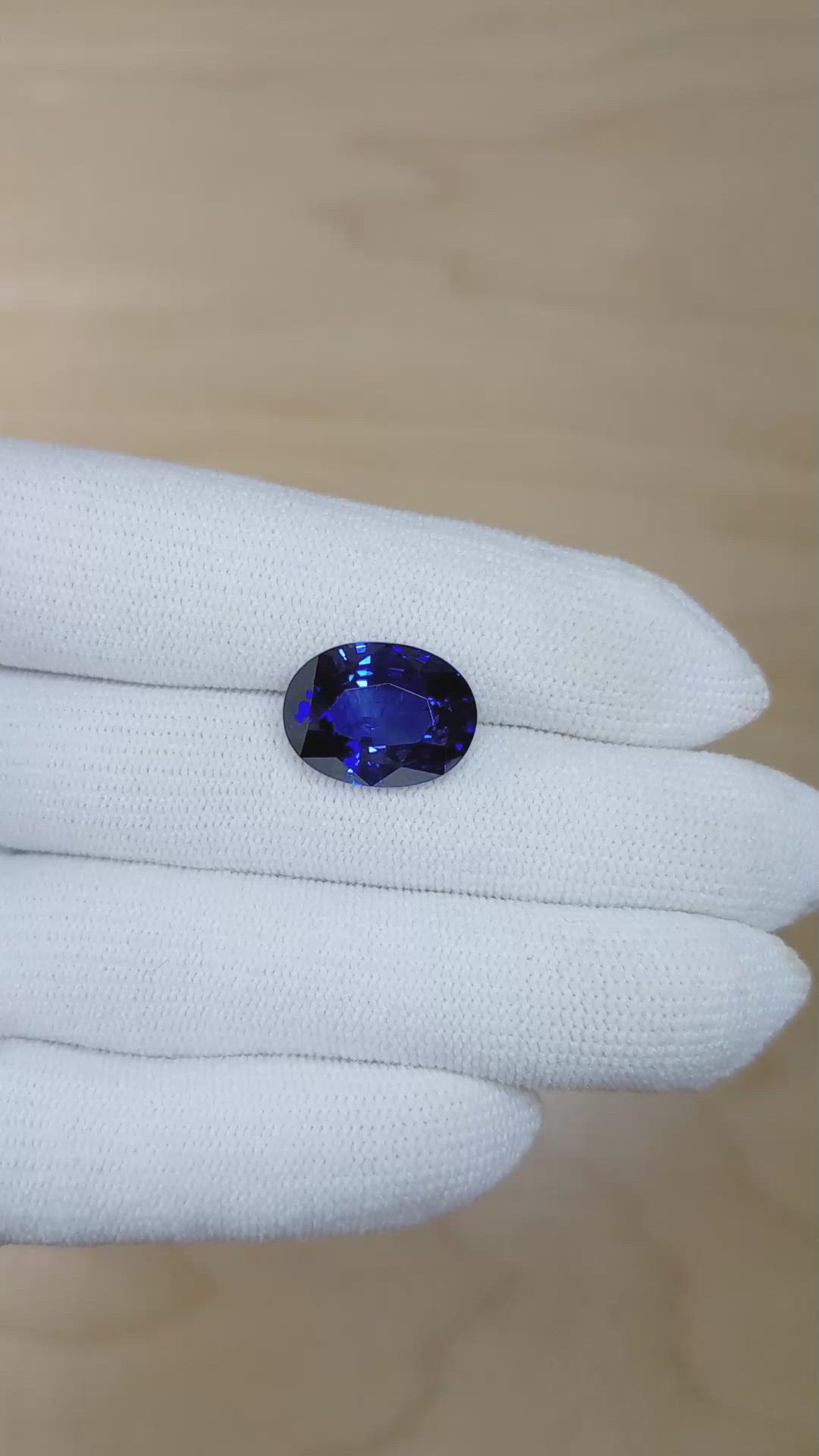 10.27 Ct. Blue Sapphire from Ceylon (Sri Lanka) Size Video