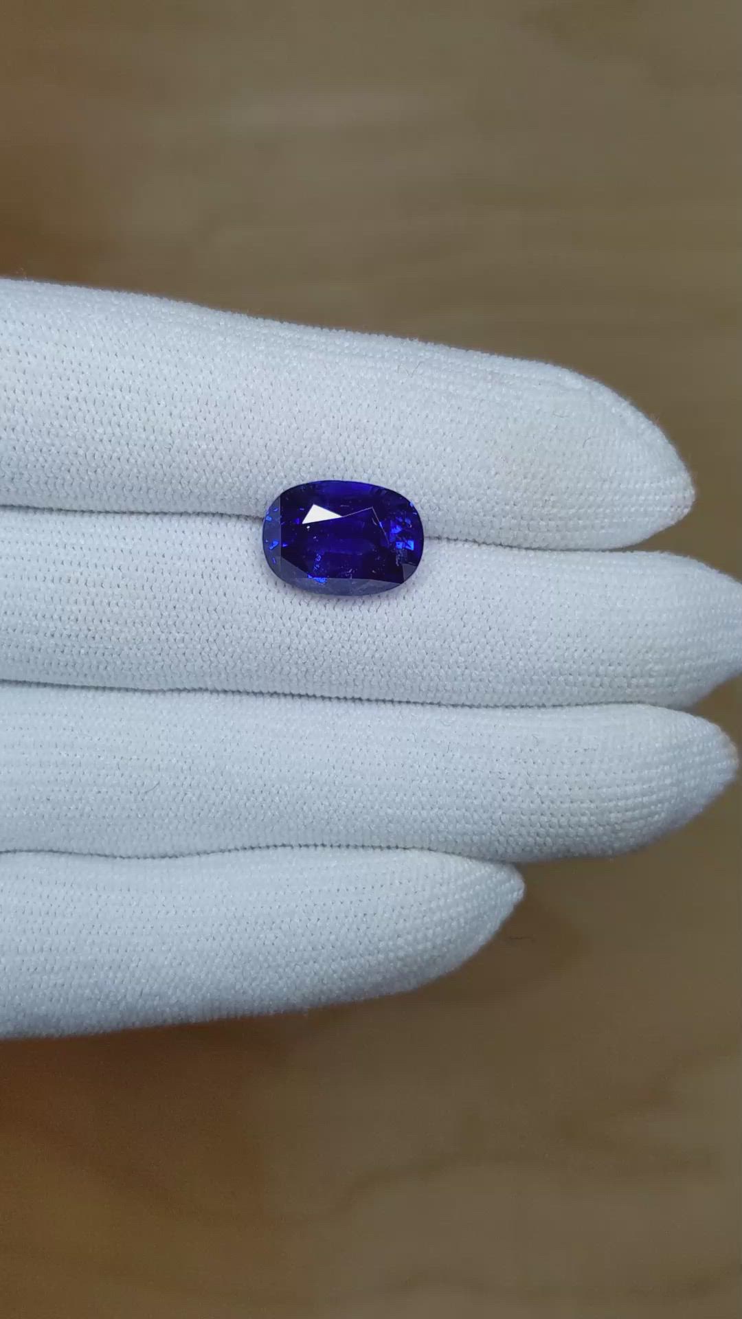 8.20 Ct. Blue Sapphire from Ceylon (Sri Lanka) Size Video
