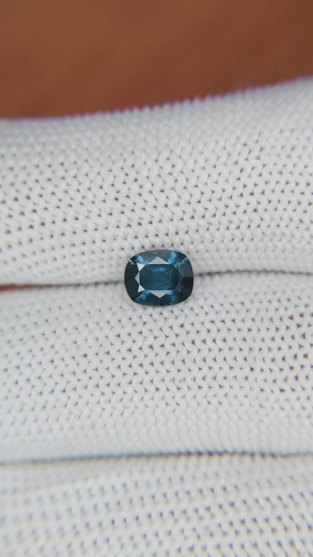 0.81 Ct. Greenish Blue Sapphire from Ceylon (Sri Lanka) Size Video