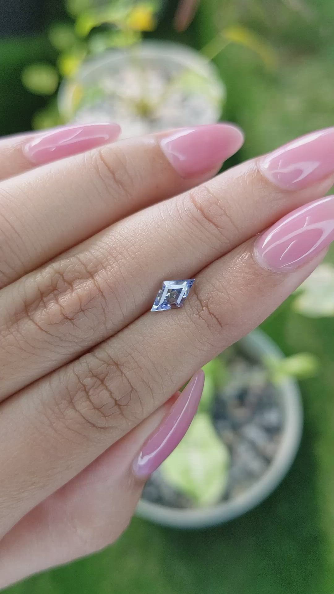 0.97 Ct. Bi Color Sapphire from Ceylon (Sri Lanka) Size Video