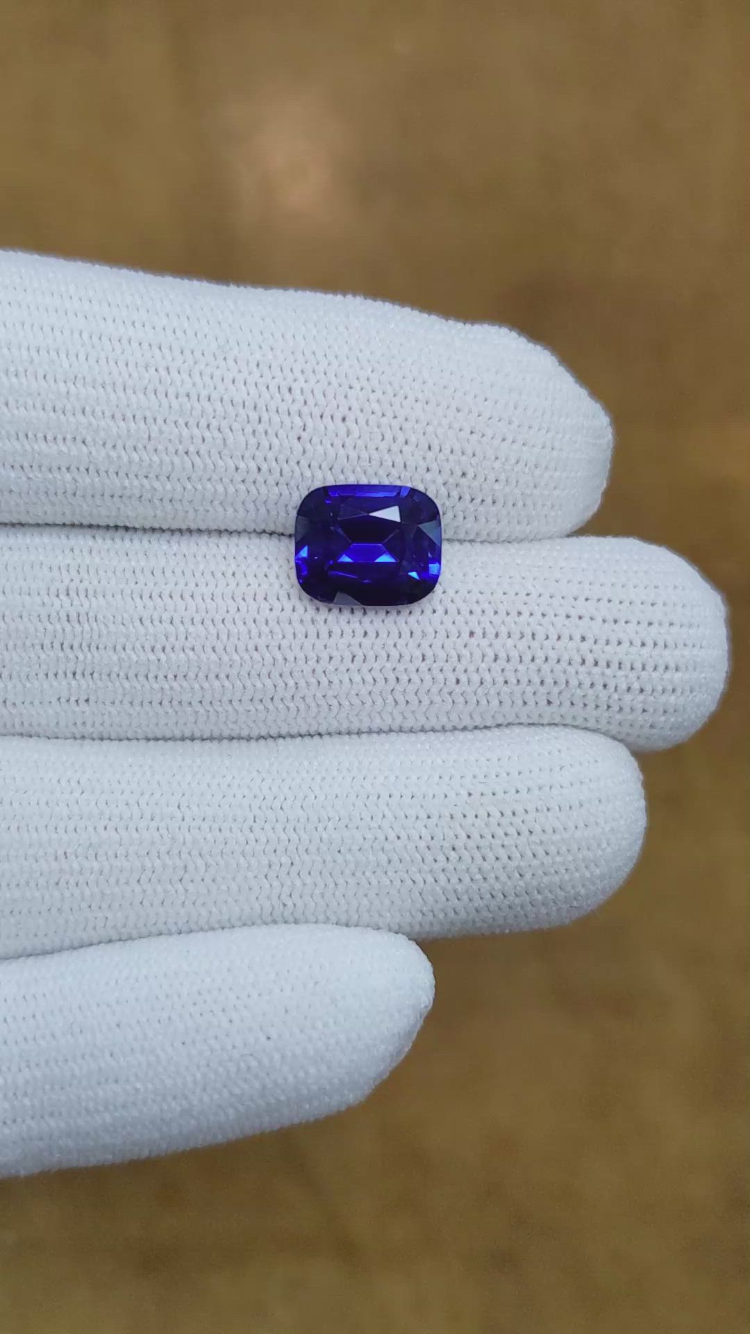 4.36 Ct. Blue Sapphire from Ceylon (Sri Lanka) Size Video