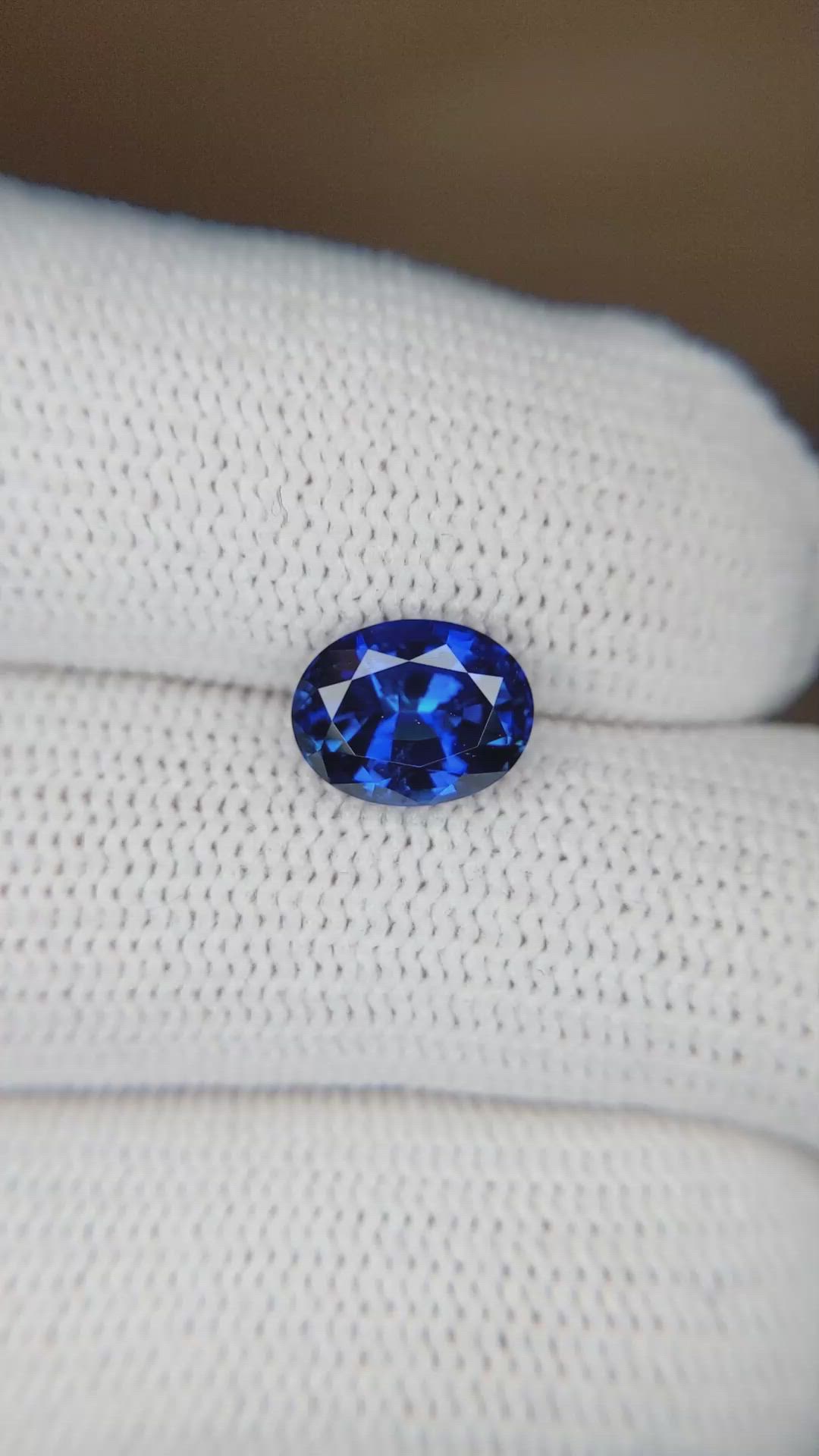 2.34 Ct. Blue Sapphire from Ceylon (Sri Lanka) Size Video