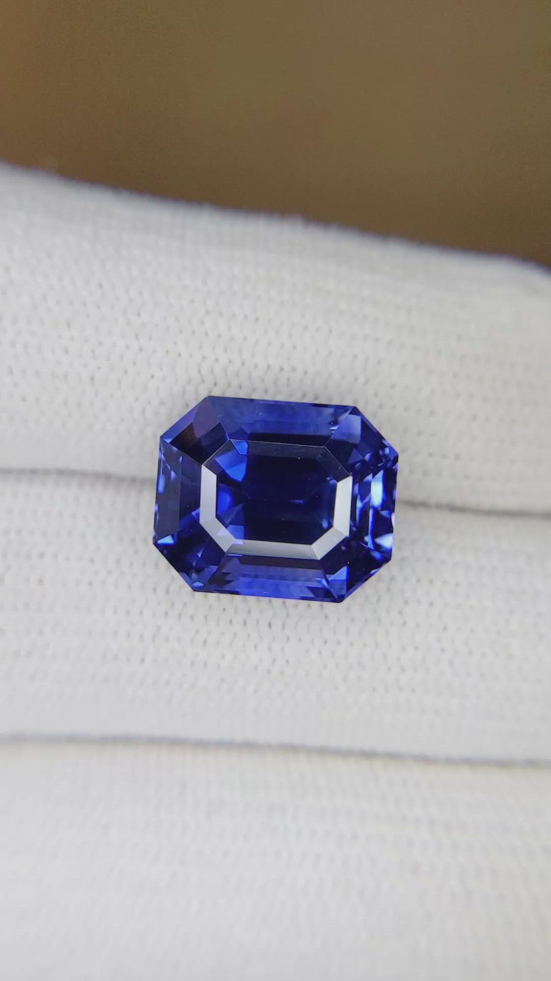 10.69 Ct. Blue Sapphire from Ceylon (Sri Lanka) Size Video