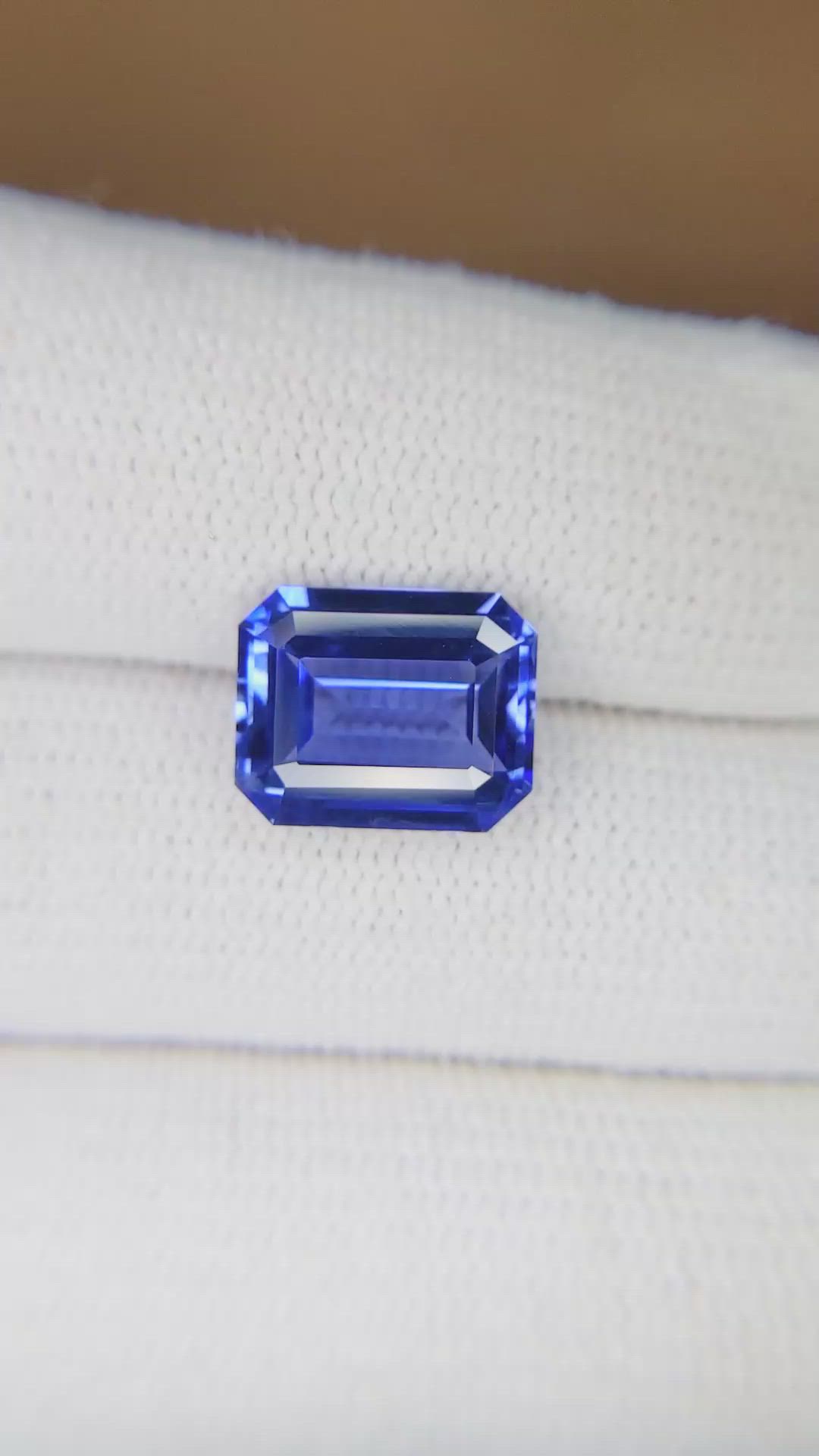 5.06 Ct. Blue Sapphire from Ceylon (Sri Lanka) Size Video