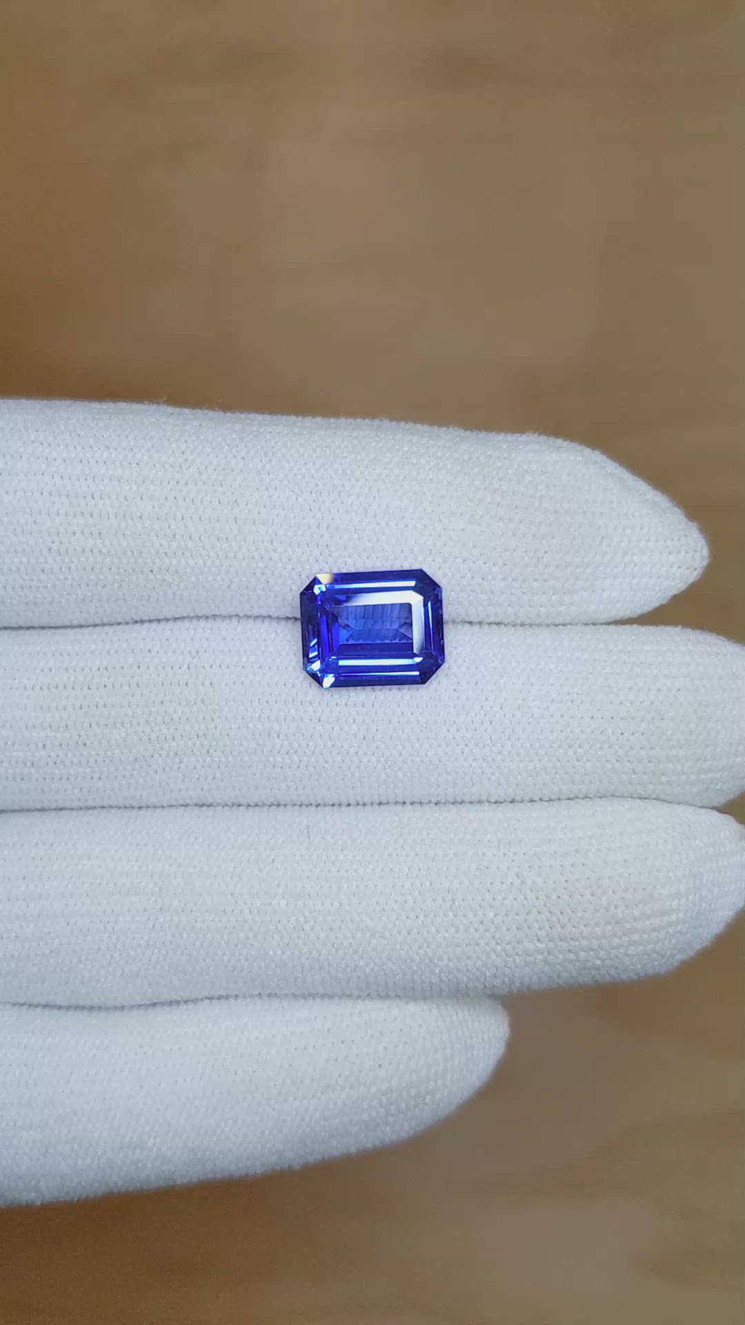 5.06 Ct. Blue Sapphire from Ceylon (Sri Lanka) Size Video