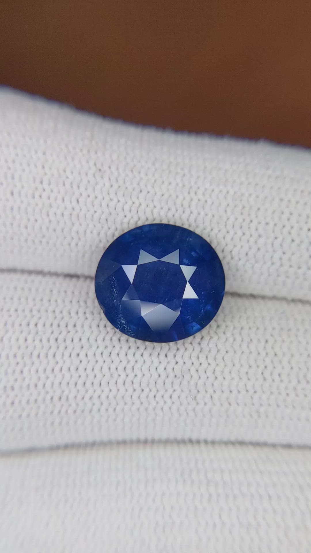 6.03 Ct. Blue Sapphire from Ceylon (Sri Lanka) Size Video