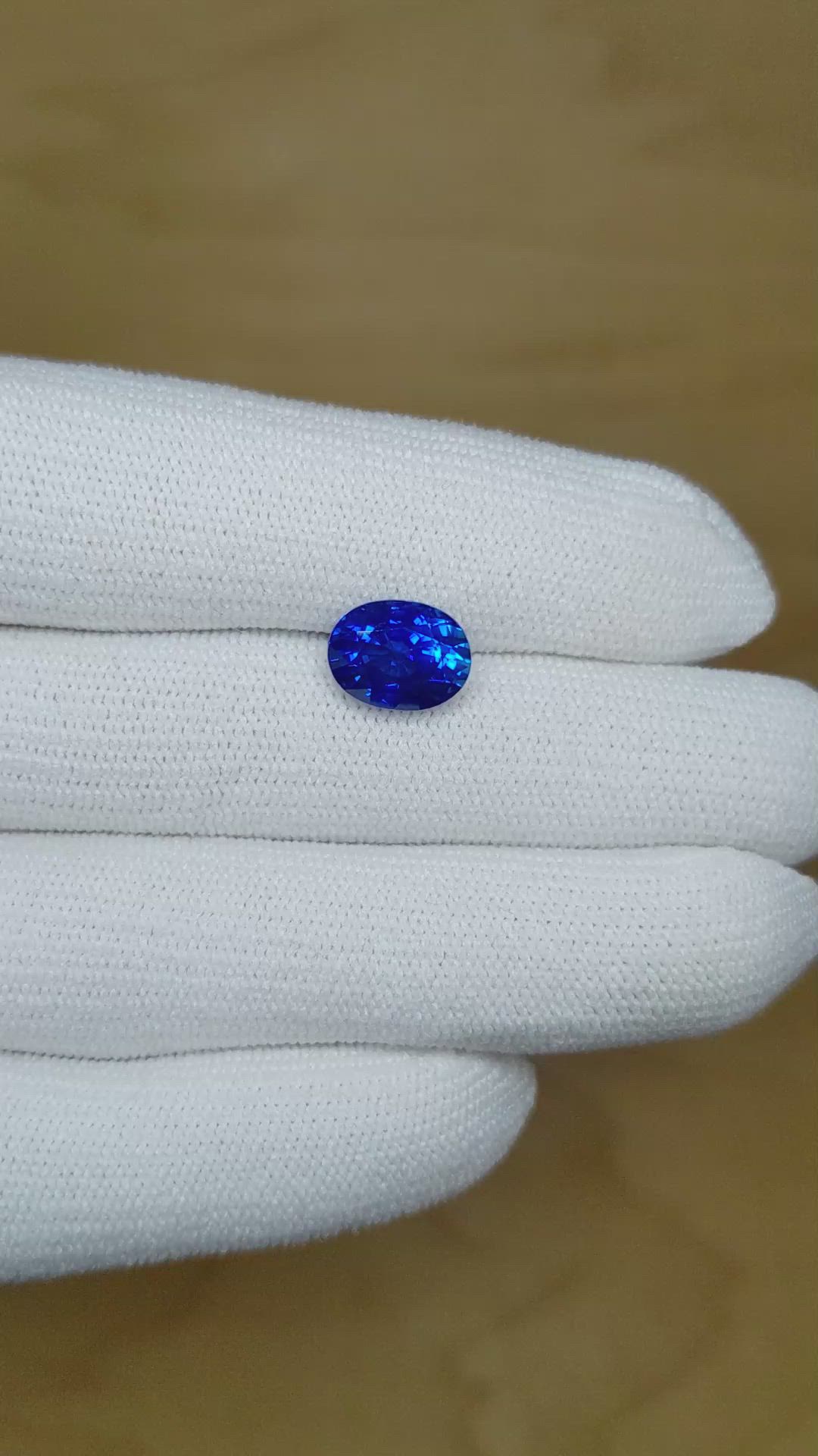 4.00 Ct. Blue Sapphire from Ceylon (Sri Lanka) Size Video