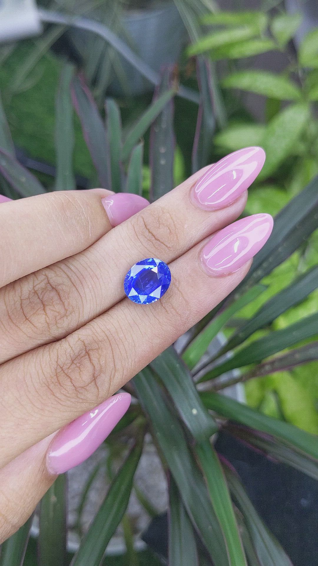 5.06 Ct. Blue Sapphire from Ceylon (Sri Lanka) Size Video