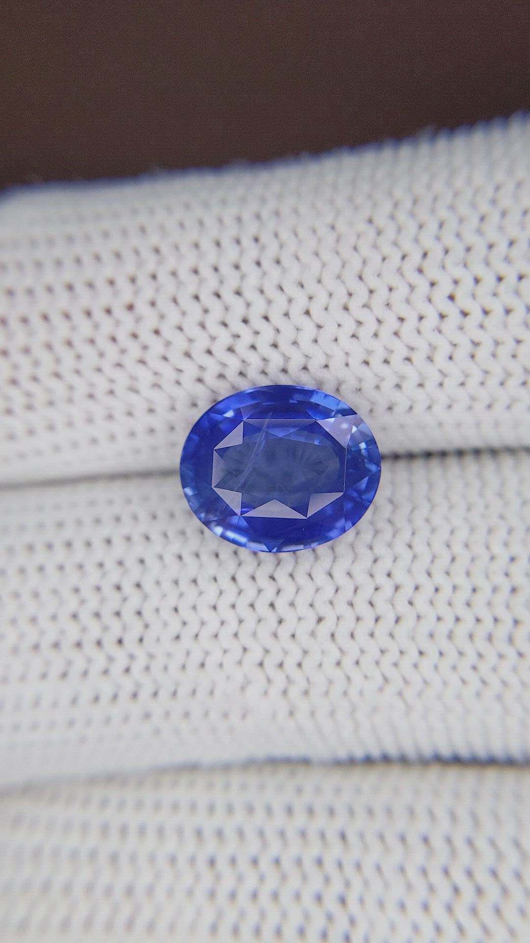 5.06 Ct. Blue Sapphire from Ceylon (Sri Lanka) Size Video