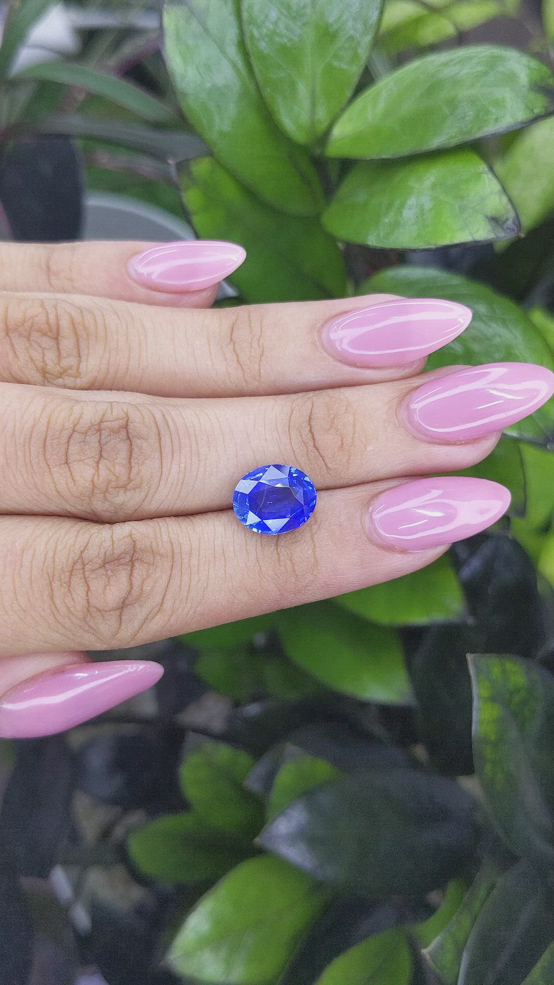 5.06 Ct. Blue Sapphire from Ceylon (Sri Lanka) Size Video