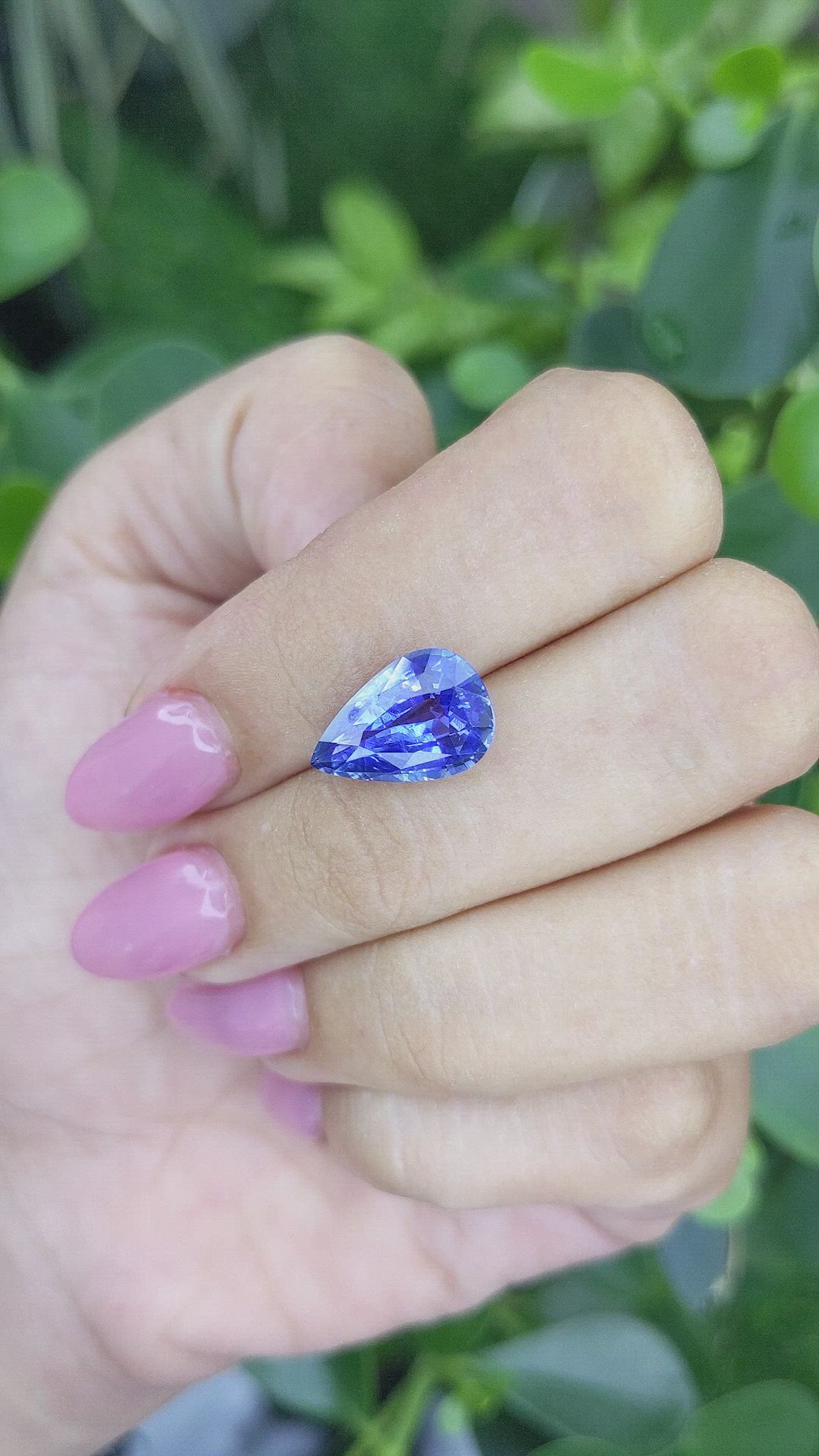 5.04 Ct. Blue Sapphire from Ceylon (Sri Lanka) Size Video