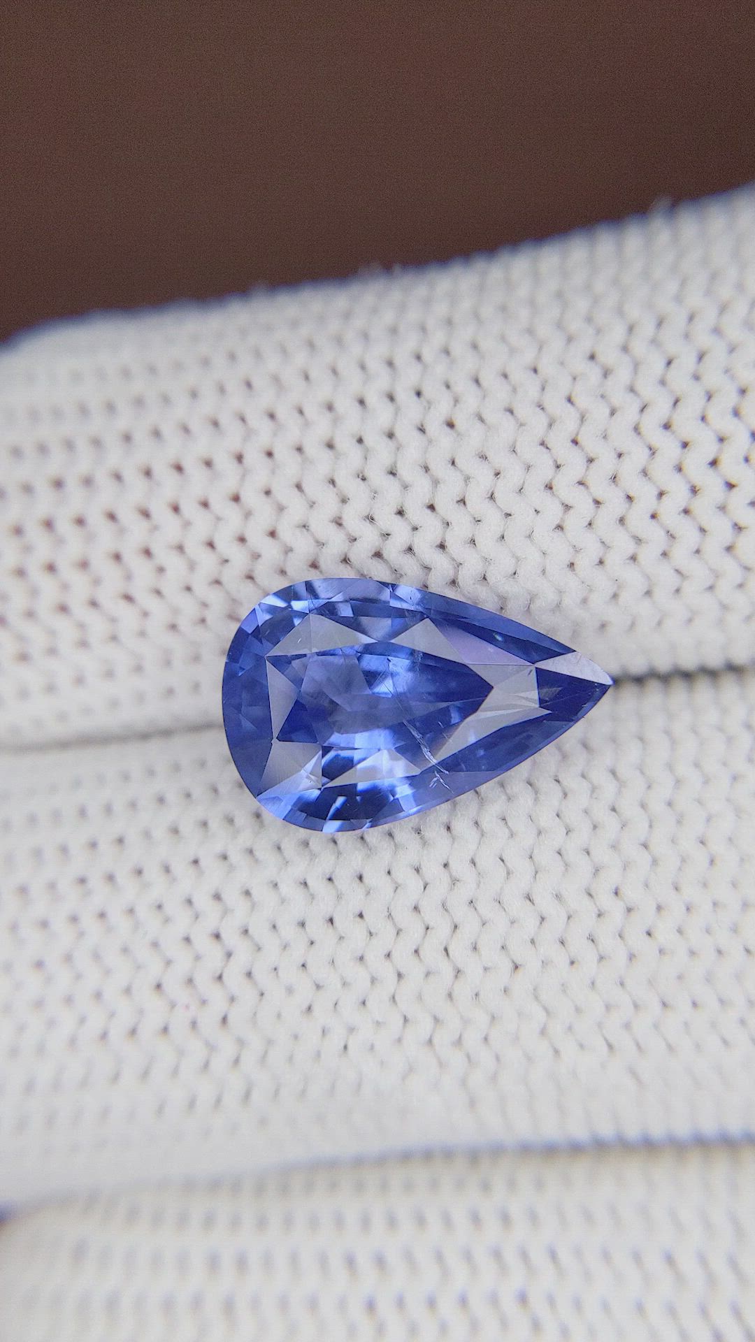 5.04 Ct. Blue Sapphire from Ceylon (Sri Lanka) Size Video
