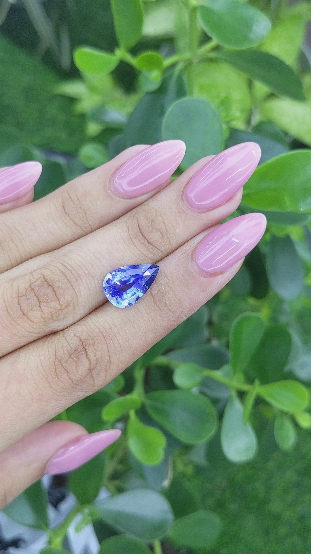 5.04 Ct. Blue Sapphire from Ceylon (Sri Lanka) Size Video