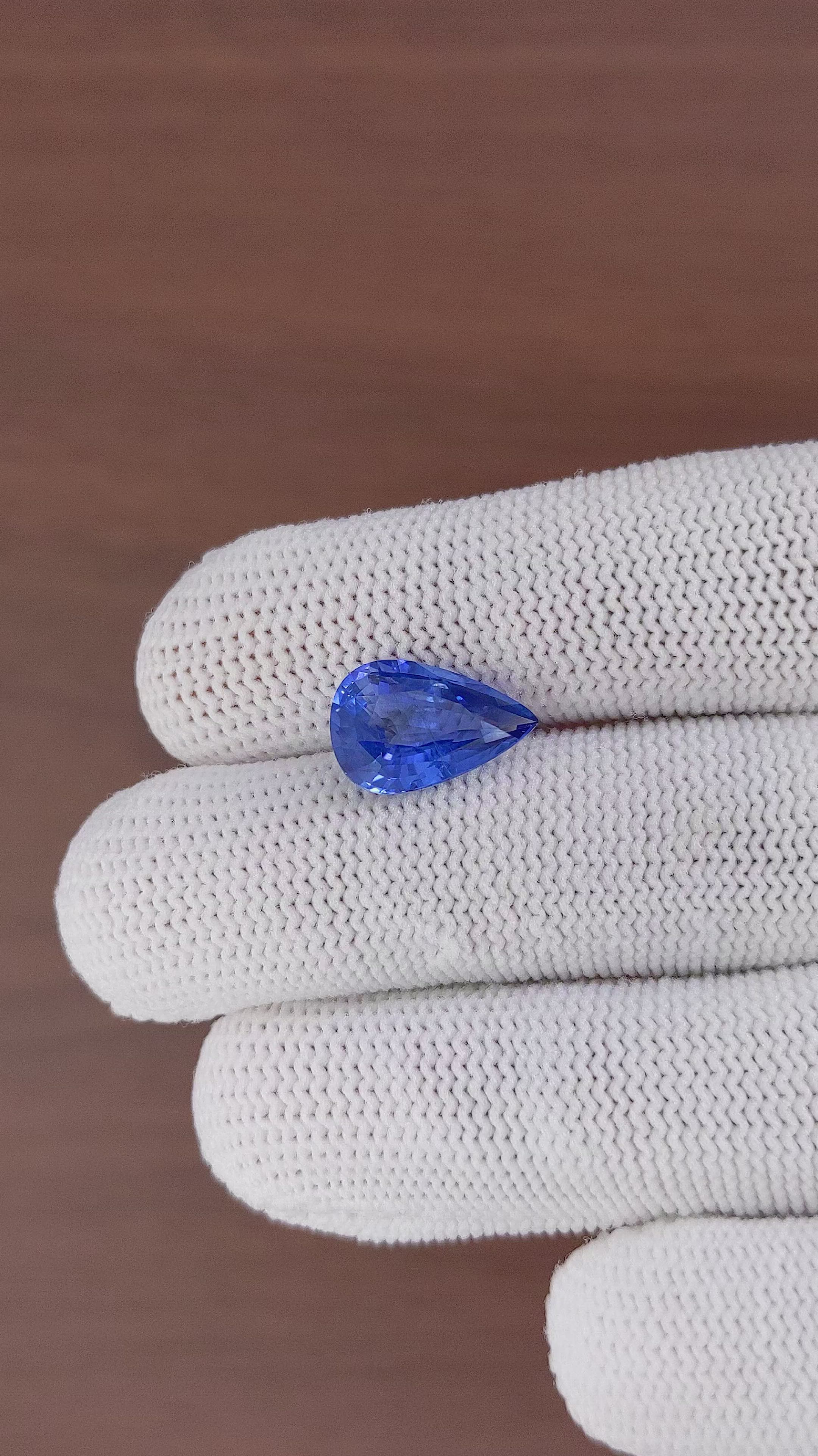 5.04 Ct. Blue Sapphire from Ceylon (Sri Lanka) Size Video