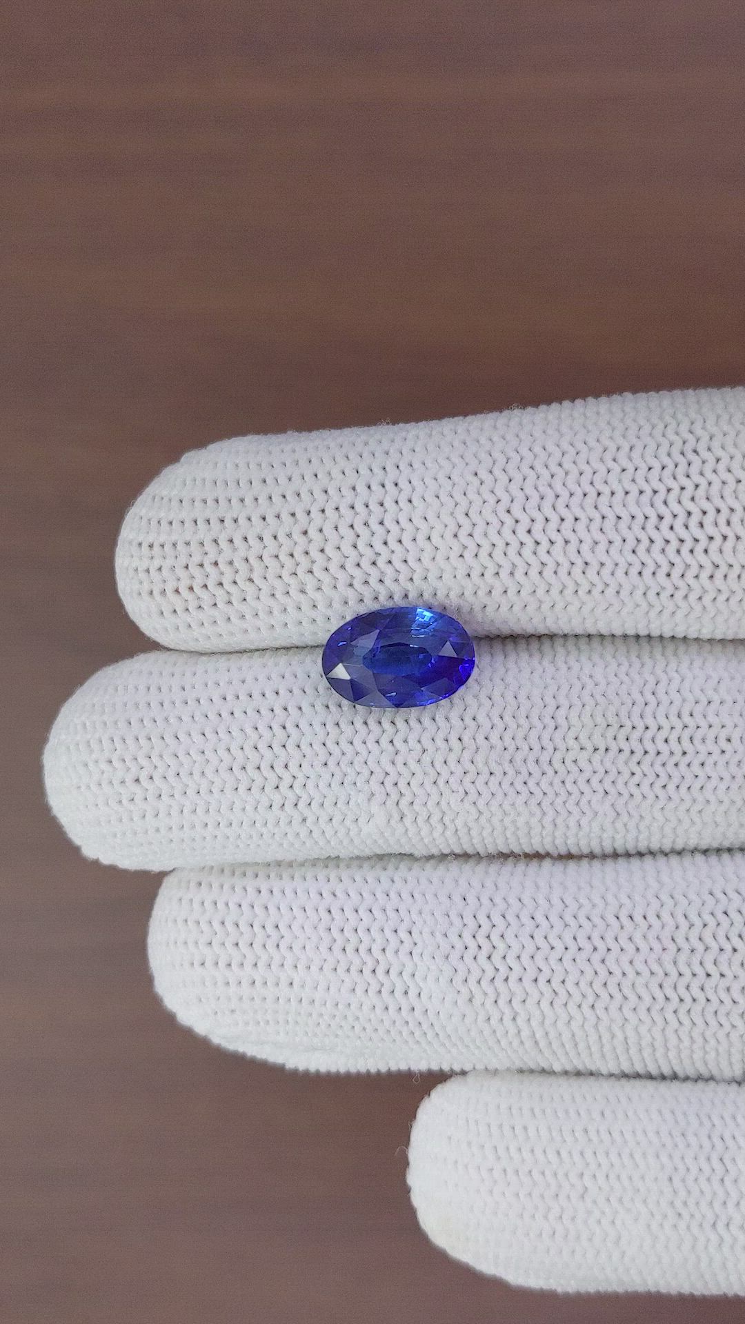 4.56 Ct. Blue Sapphire from Ceylon (Sri Lanka) Size Video