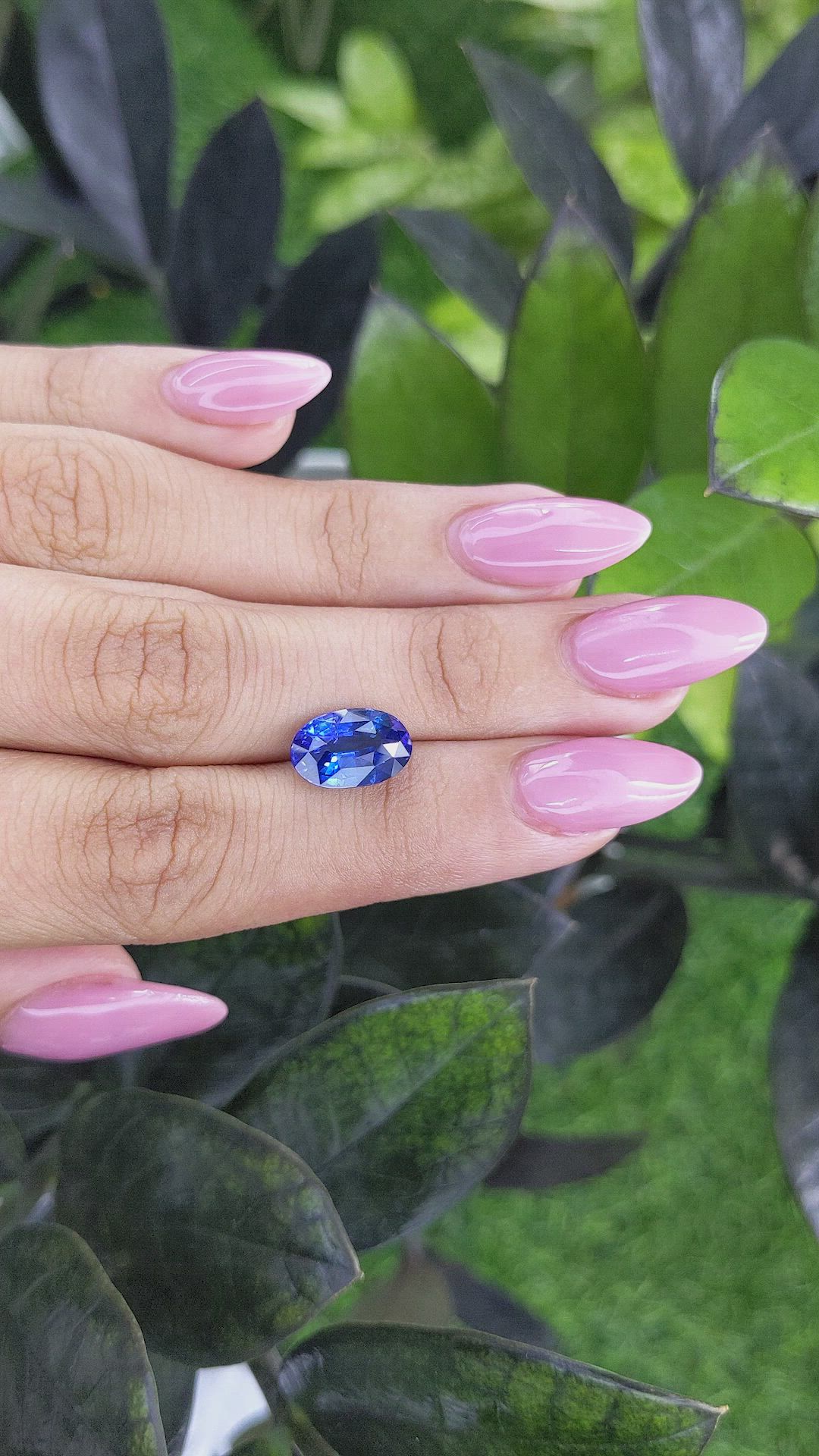 4.56 Ct. Blue Sapphire from Ceylon (Sri Lanka) Size Video