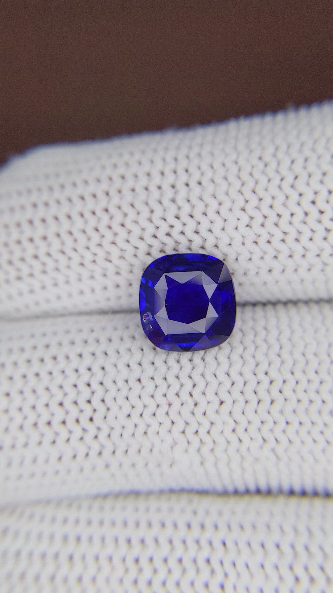 3.06 Ct. Blue Sapphire from Ceylon (Sri Lanka) Size Video