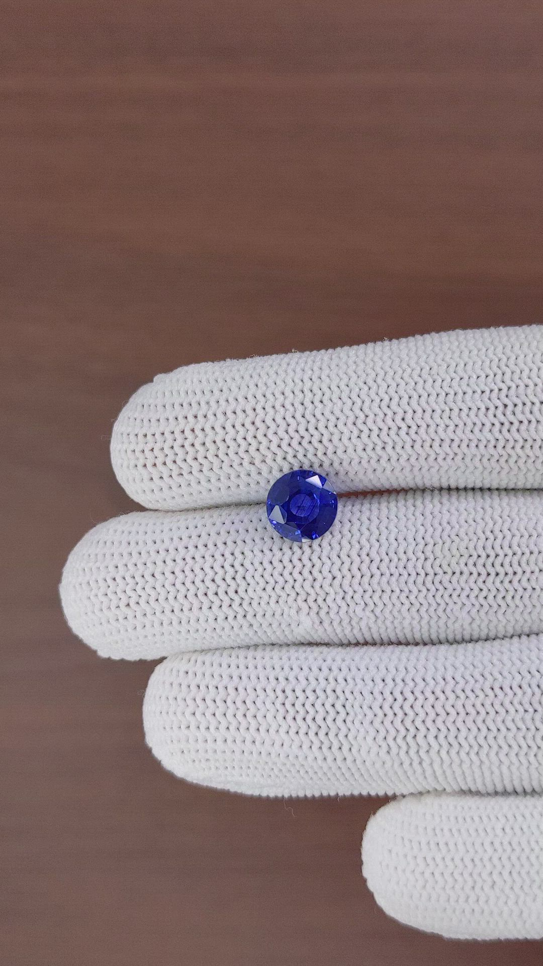 2.55 Ct. Blue Sapphire from Ceylon (Sri Lanka) Size Video
