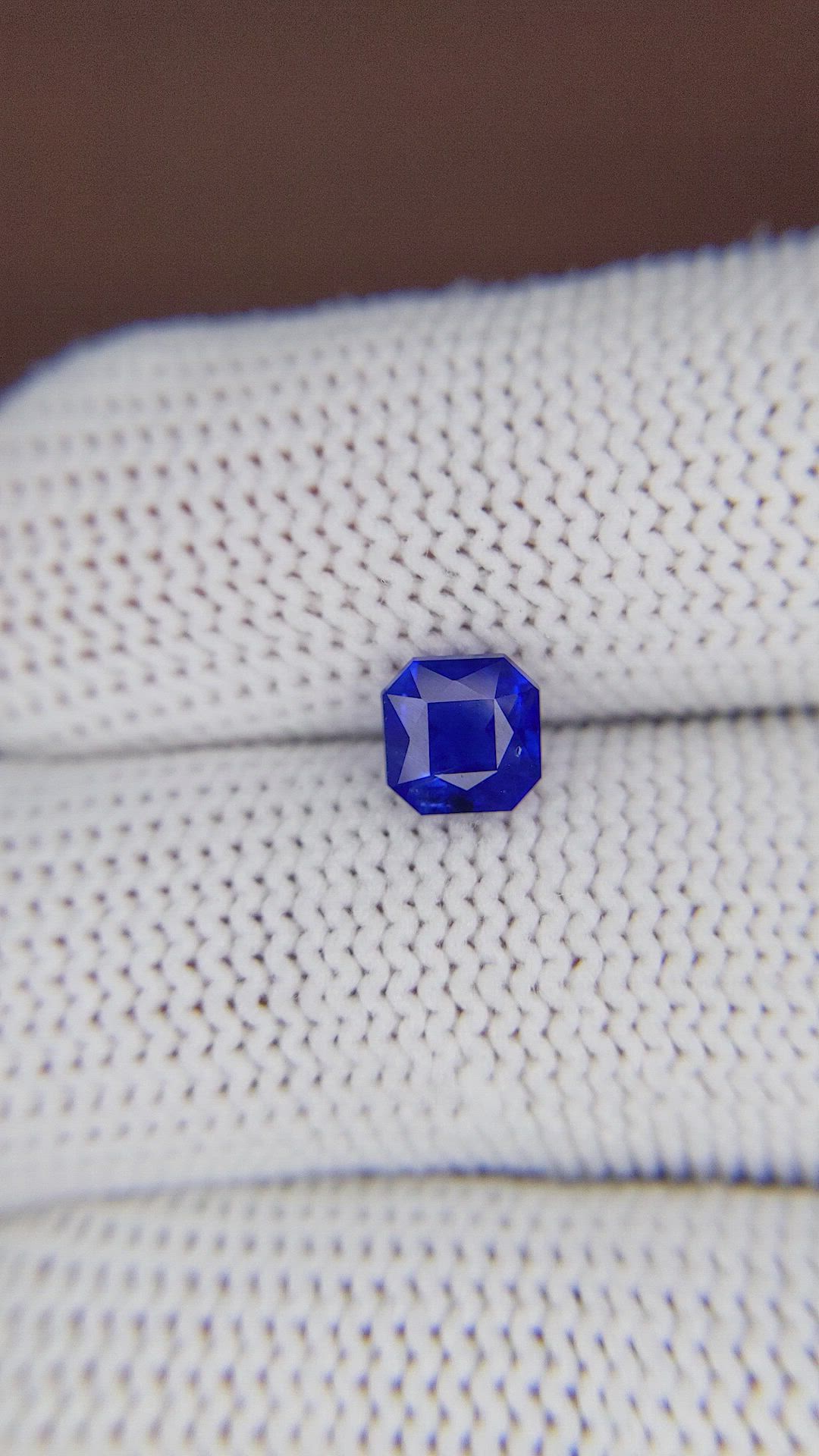 1.39 Ct. Blue Sapphire from Ceylon (Sri Lanka) Size Video