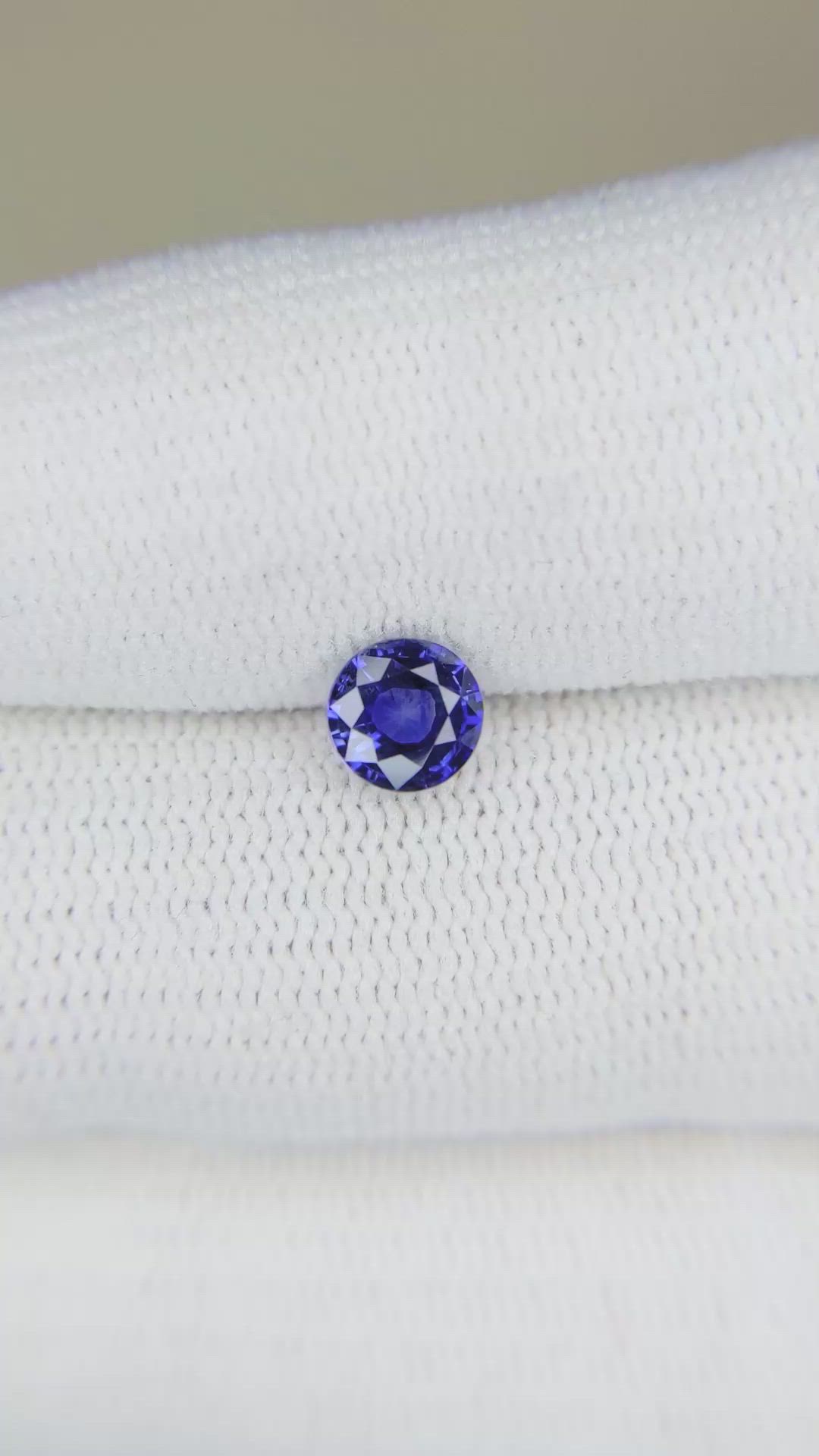 1.00 Ct. Blue Sapphire from Ceylon (Sri Lanka) Size Video