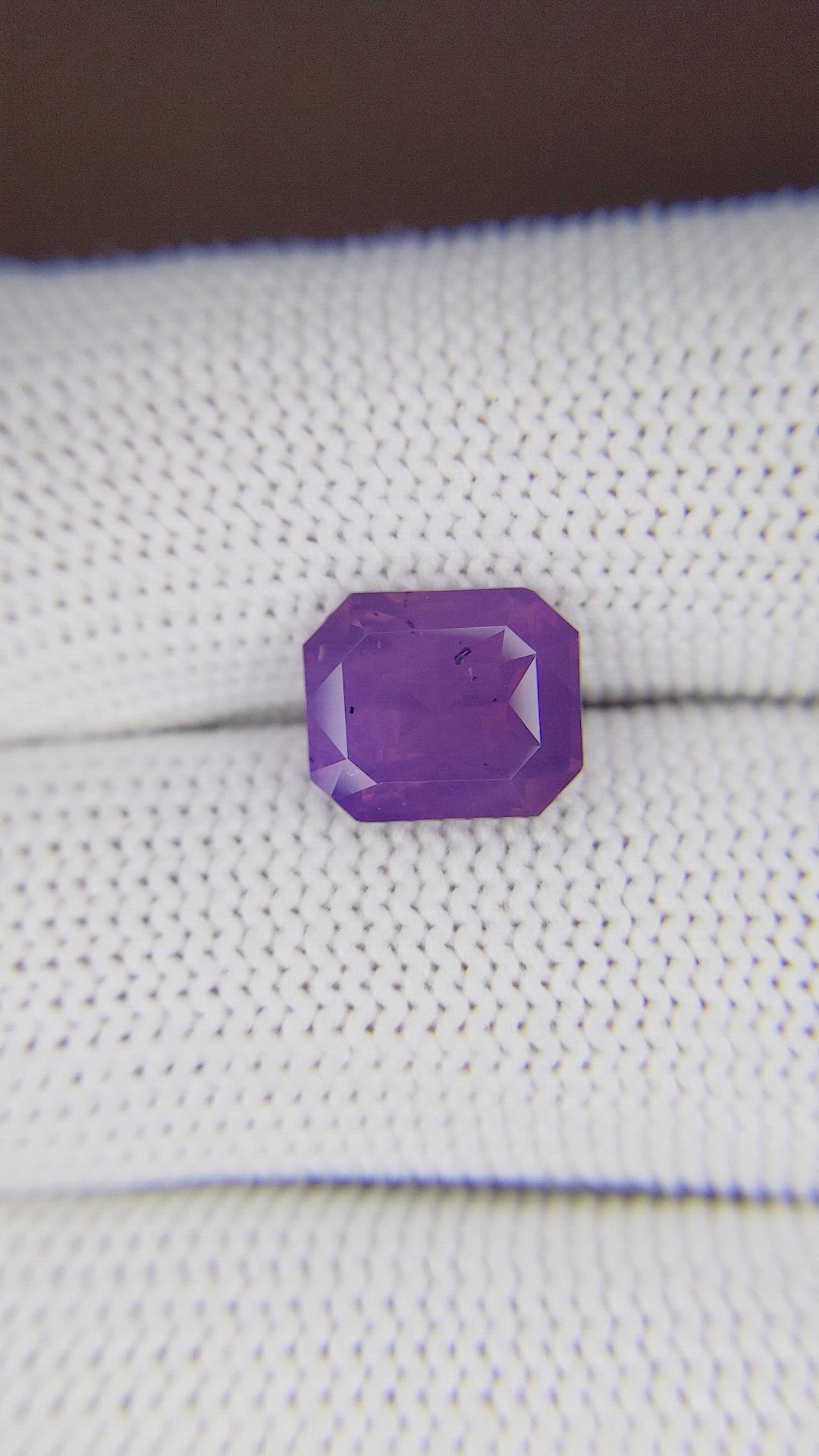 4.05 Ct. Pinkish Purple Sapphire from Ceylon (Sri Lanka) Size Video