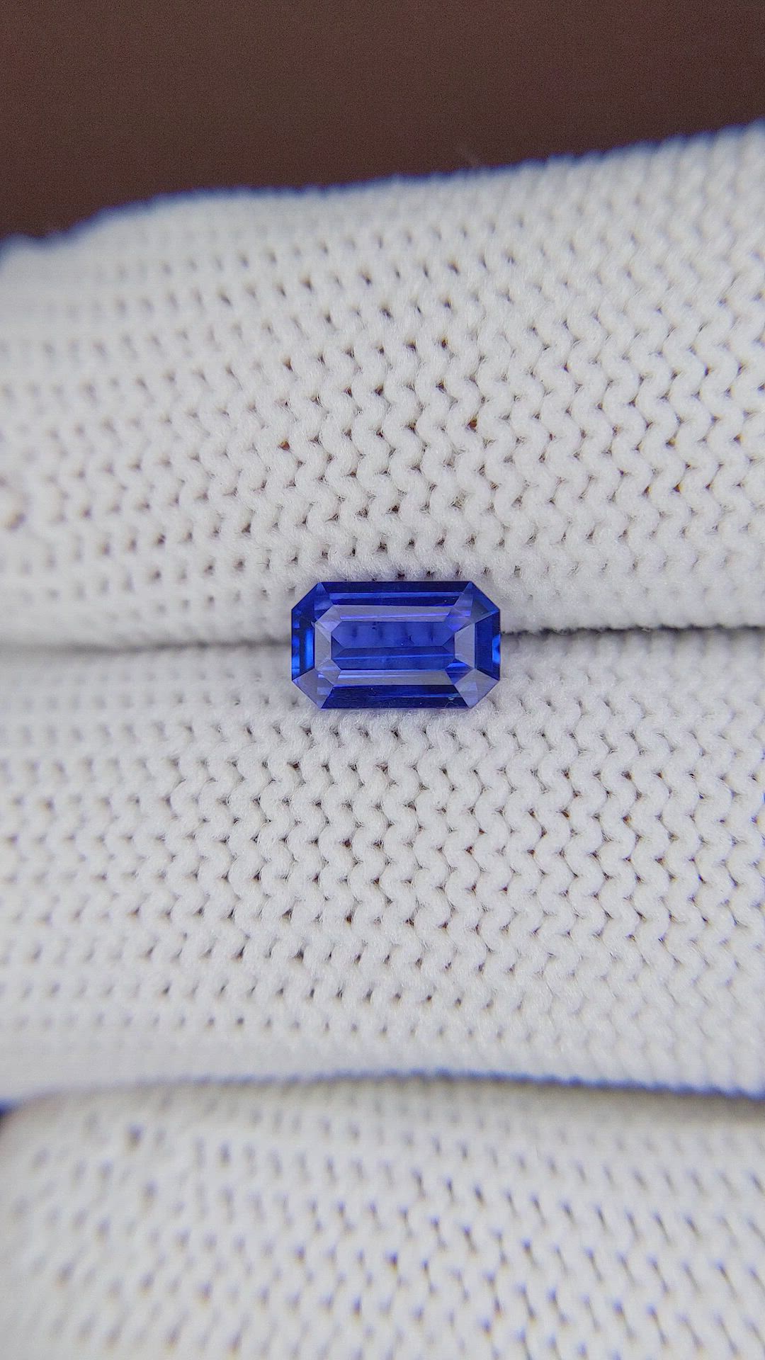 1.05 Ct. Blue Sapphire from Ceylon (Sri Lanka) Size Video