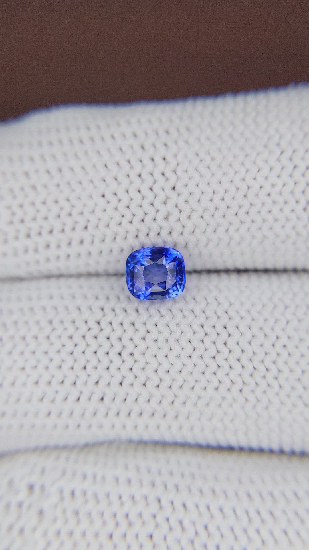 1.07 Ct. Blue Sapphire from Ceylon (Sri Lanka) Size Video