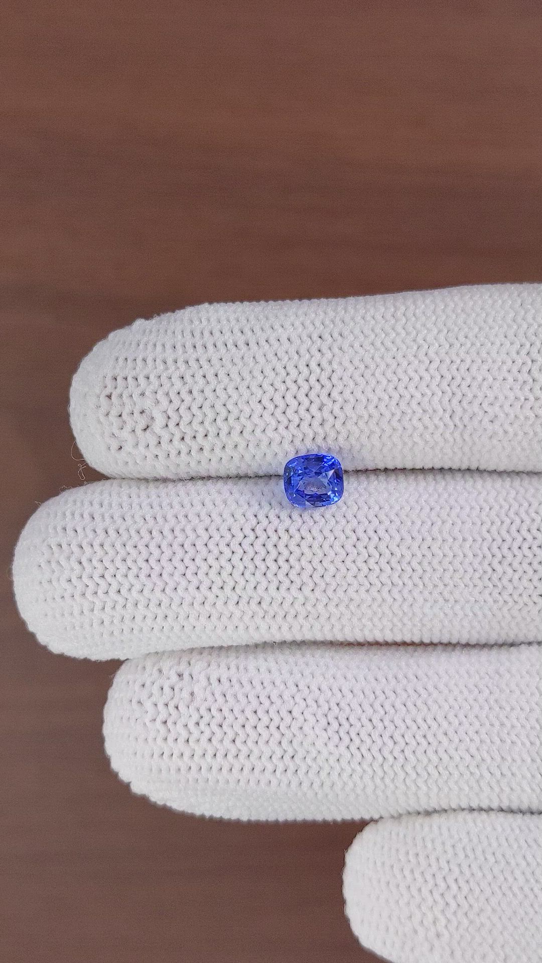 1.07 Ct. Blue Sapphire from Ceylon (Sri Lanka) Size Video