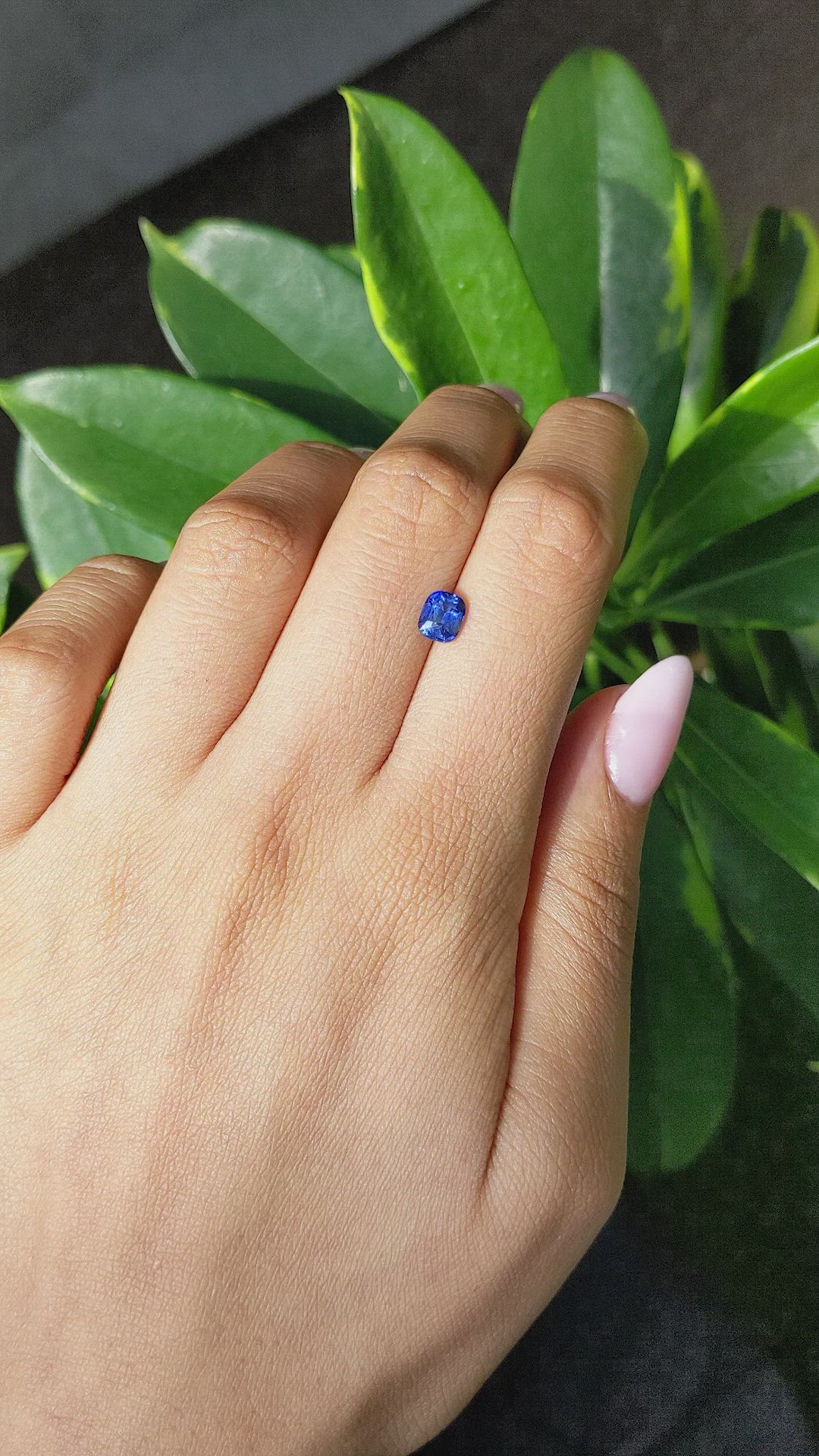 1.03 Ct. Blue Sapphire from Ceylon (Sri Lanka) Size Video