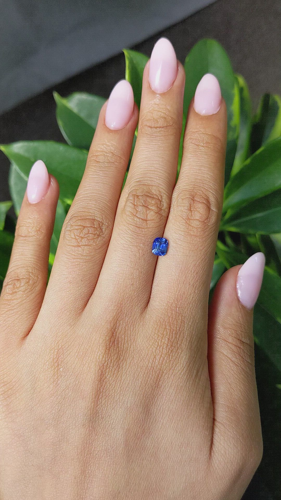 1.03 Ct. Blue Sapphire from Ceylon (Sri Lanka) Size Video