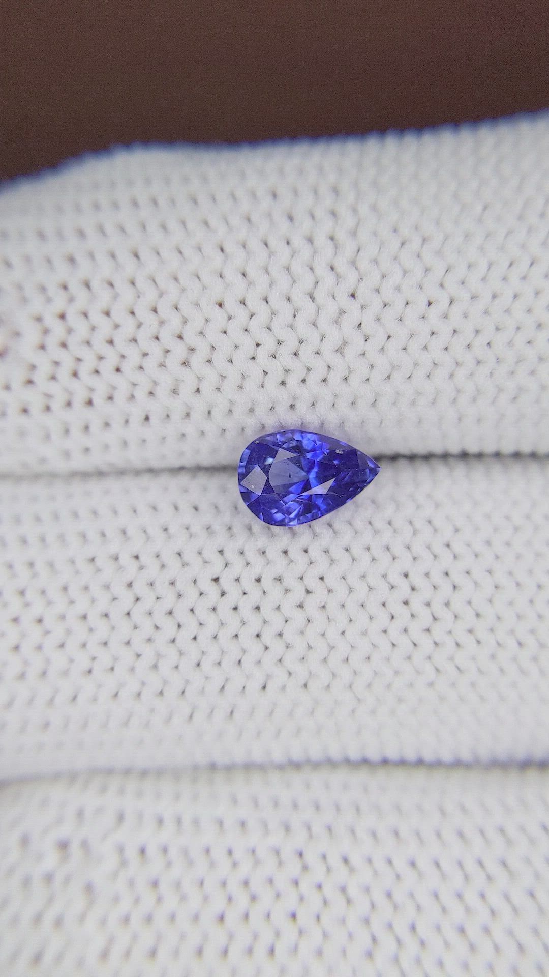 1.03 Ct. Blue Sapphire from Ceylon (Sri Lanka) Size Video