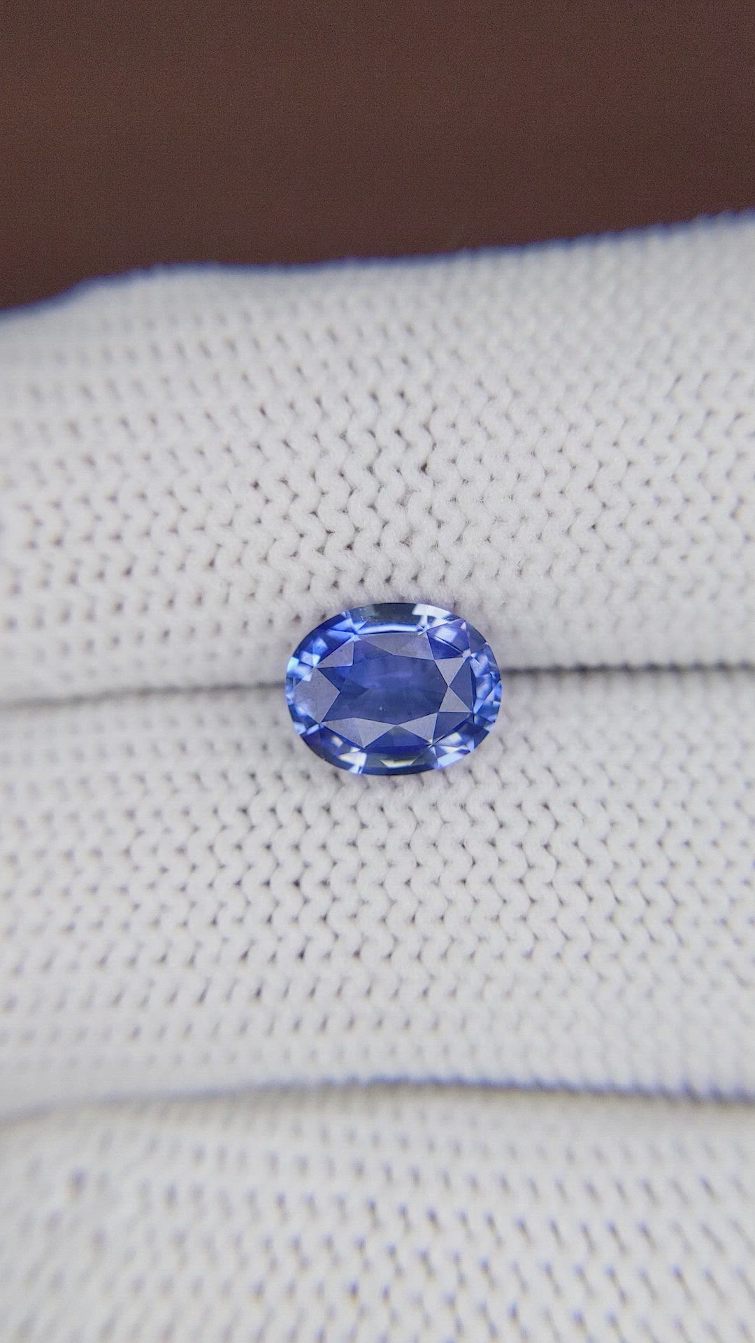 1.84 Ct. Bi Color Sapphire from Ceylon (Sri Lanka) Size Video