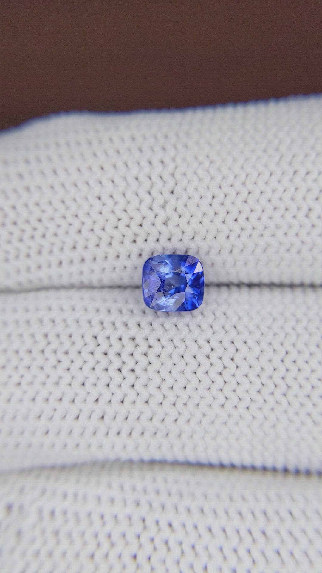1.07 Ct. Blue Sapphire from Ceylon (Sri Lanka) Size Video