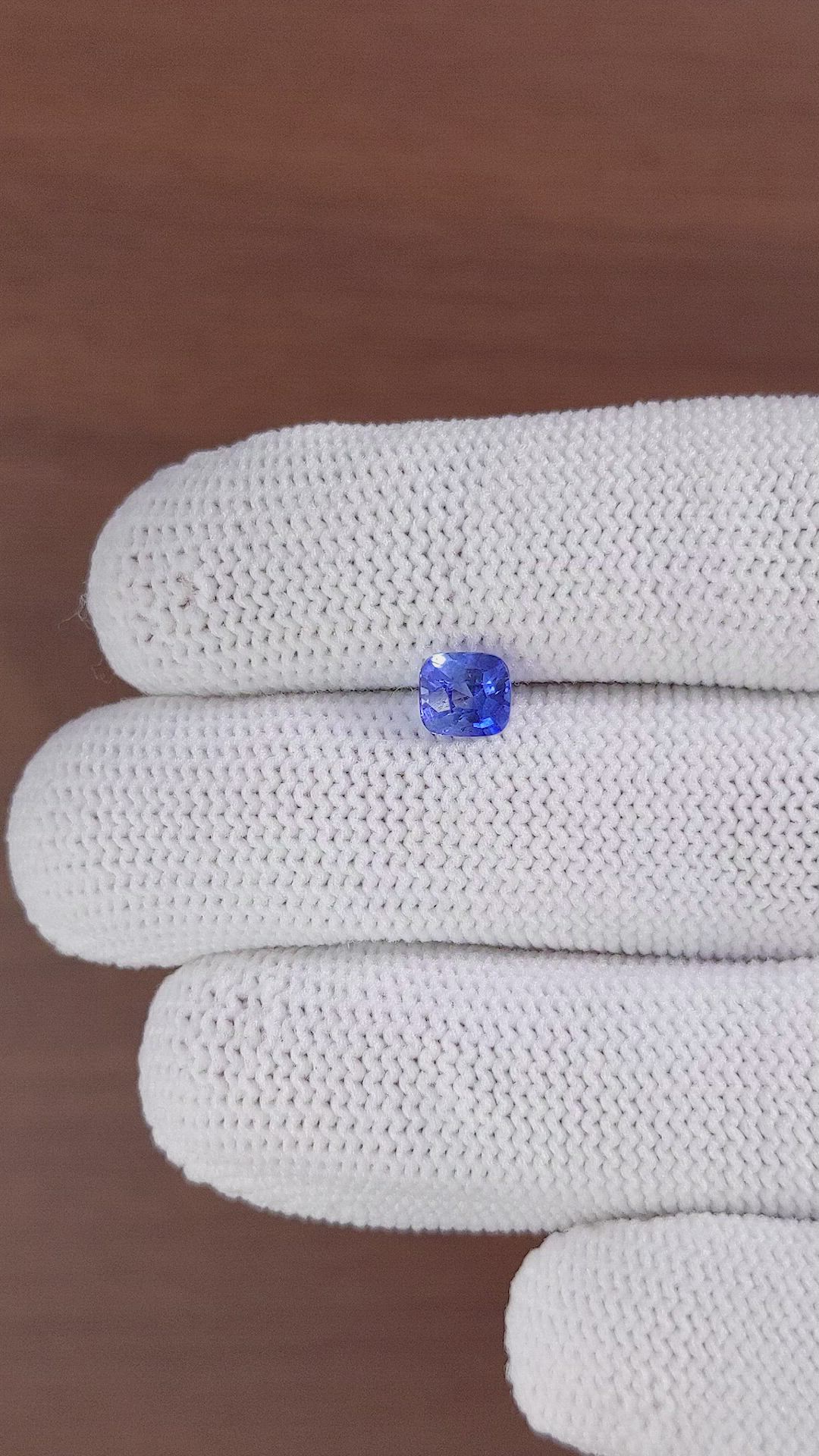 1.07 Ct. Blue Sapphire from Ceylon (Sri Lanka) Size Video