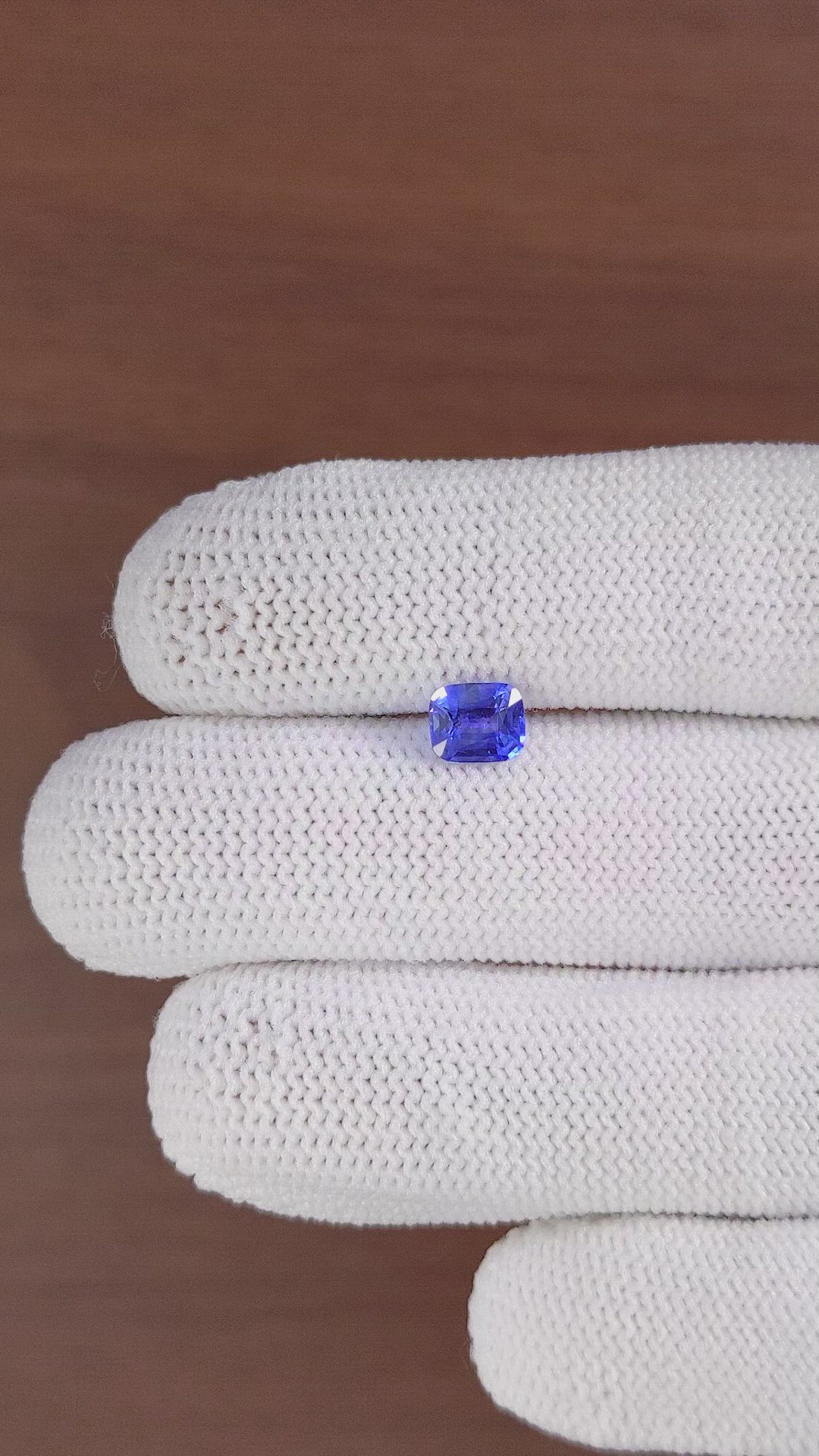 1.04 Ct. Blue Sapphire from Ceylon (Sri Lanka) Size Video