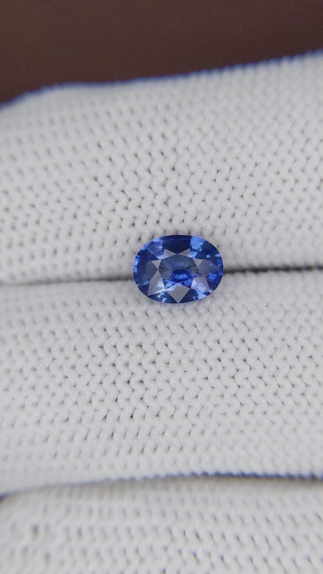 1.20 Ct. Sapphire from Ceylon (Sri Lanka) Size Video
