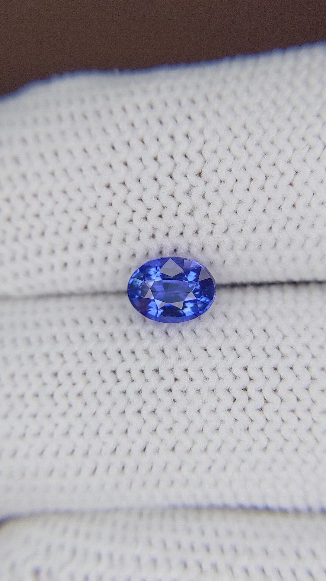 1.07 Ct. Blue Sapphire from Ceylon (Sri Lanka) Size Video
