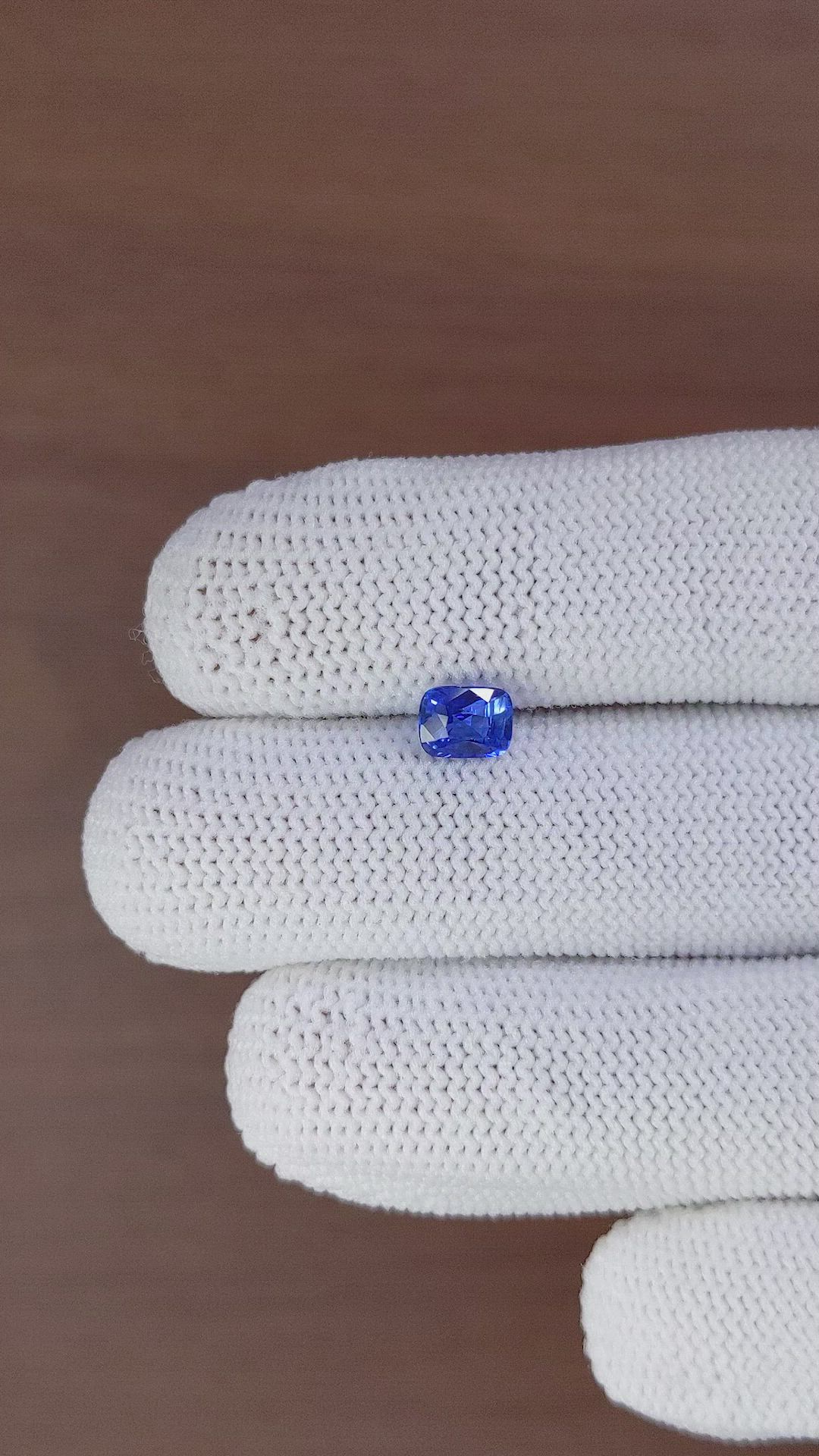 1.07 Ct. Blue Sapphire from Ceylon (Sri Lanka) Size Video
