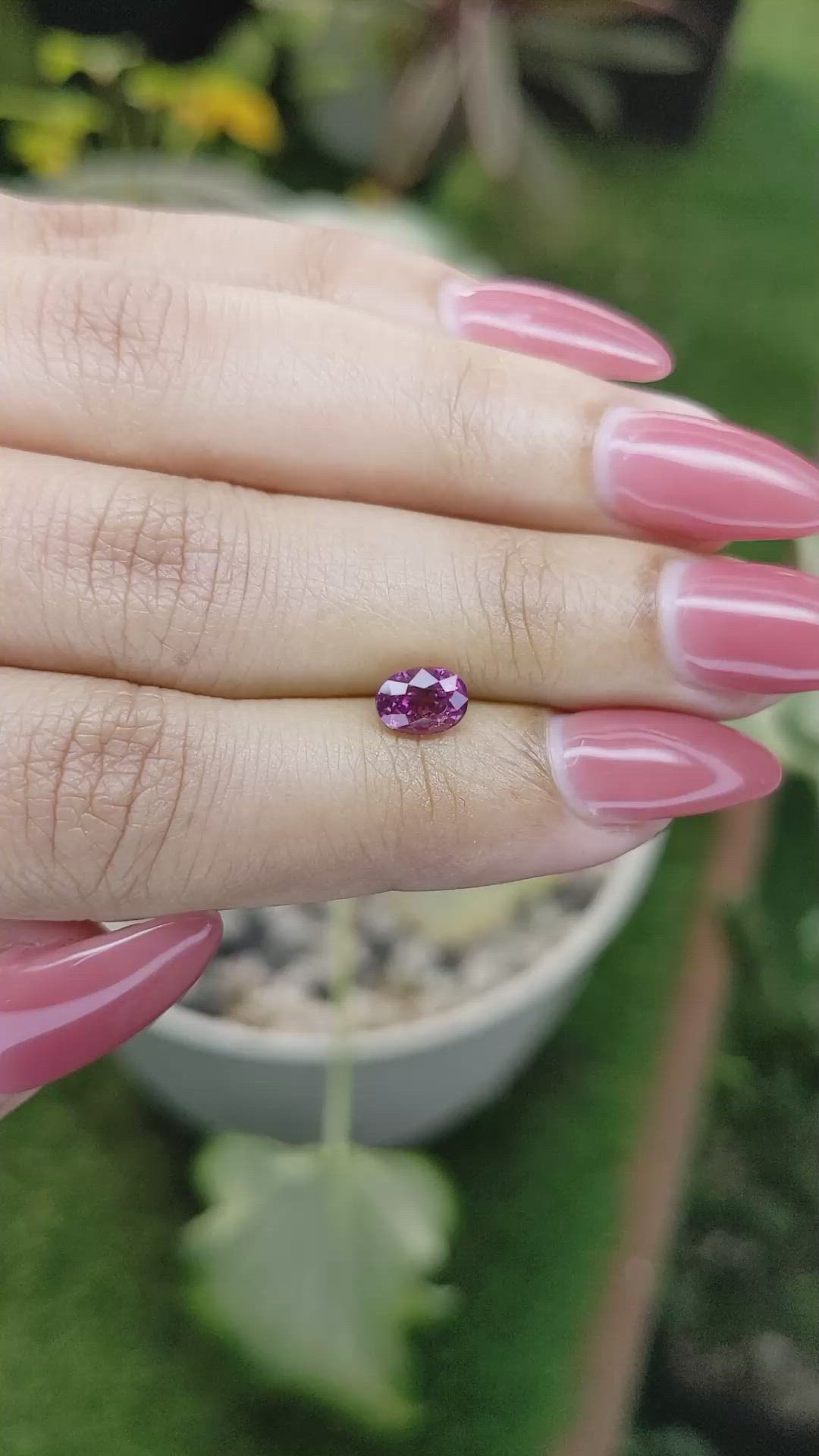 1.05 Ct. Pinkish Purple Sapphire from Ceylon (Sri Lanka) Size Video