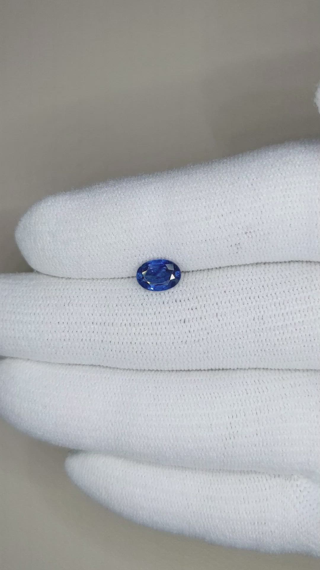 1.25 Ct. Blue Sapphire from Ceylon (Sri Lanka) Size Video