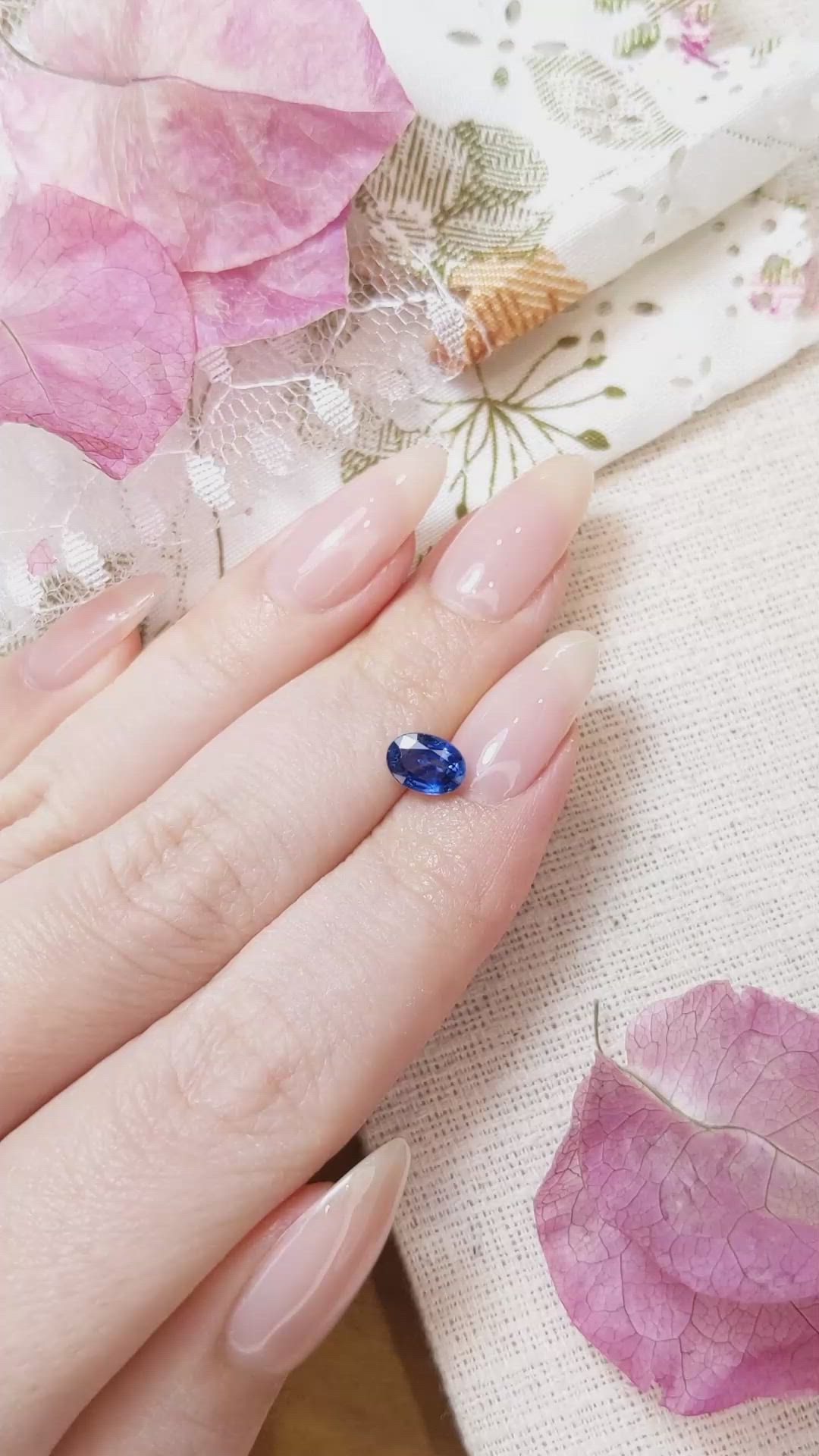 1.25 Ct. Blue Sapphire from Ceylon (Sri Lanka) Size Video