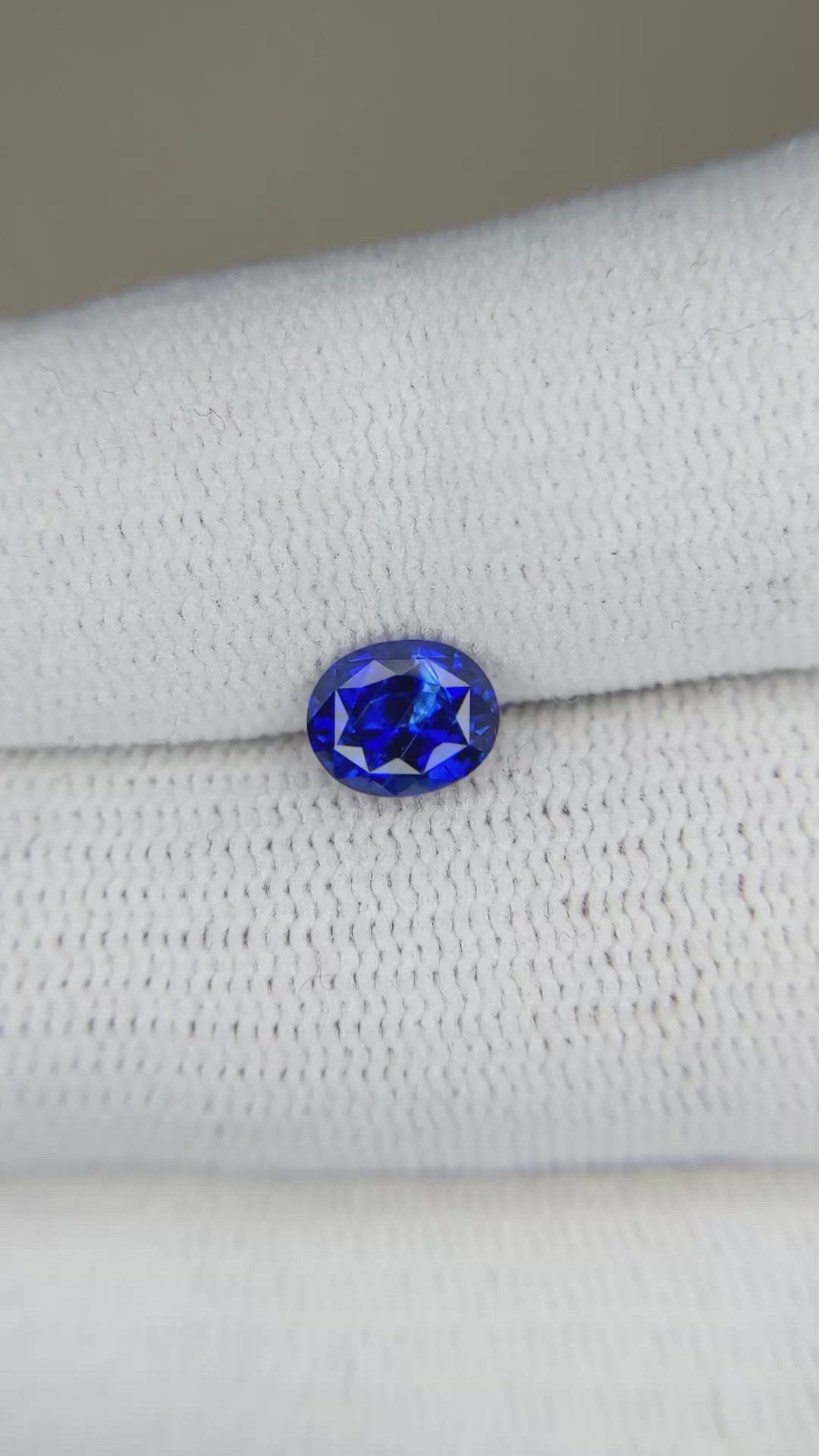 1.22 Ct. Blue Sapphire from Ceylon (Sri Lanka) Size Video